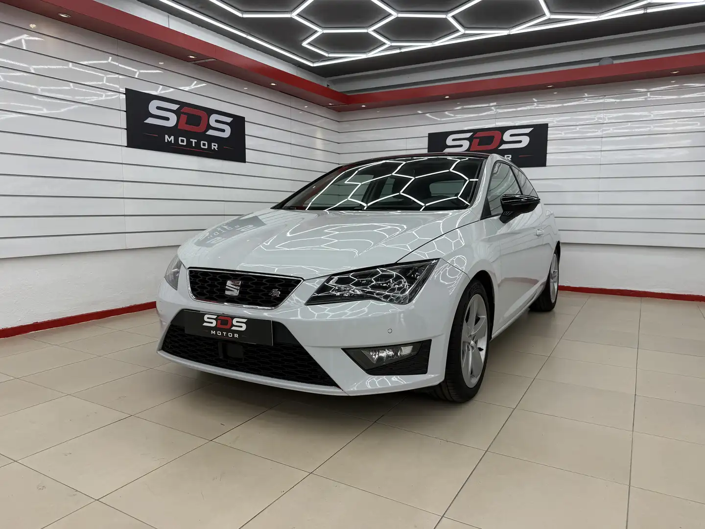 SEAT Leon Pequeño Manual de 3 Puertas Blanco - 1