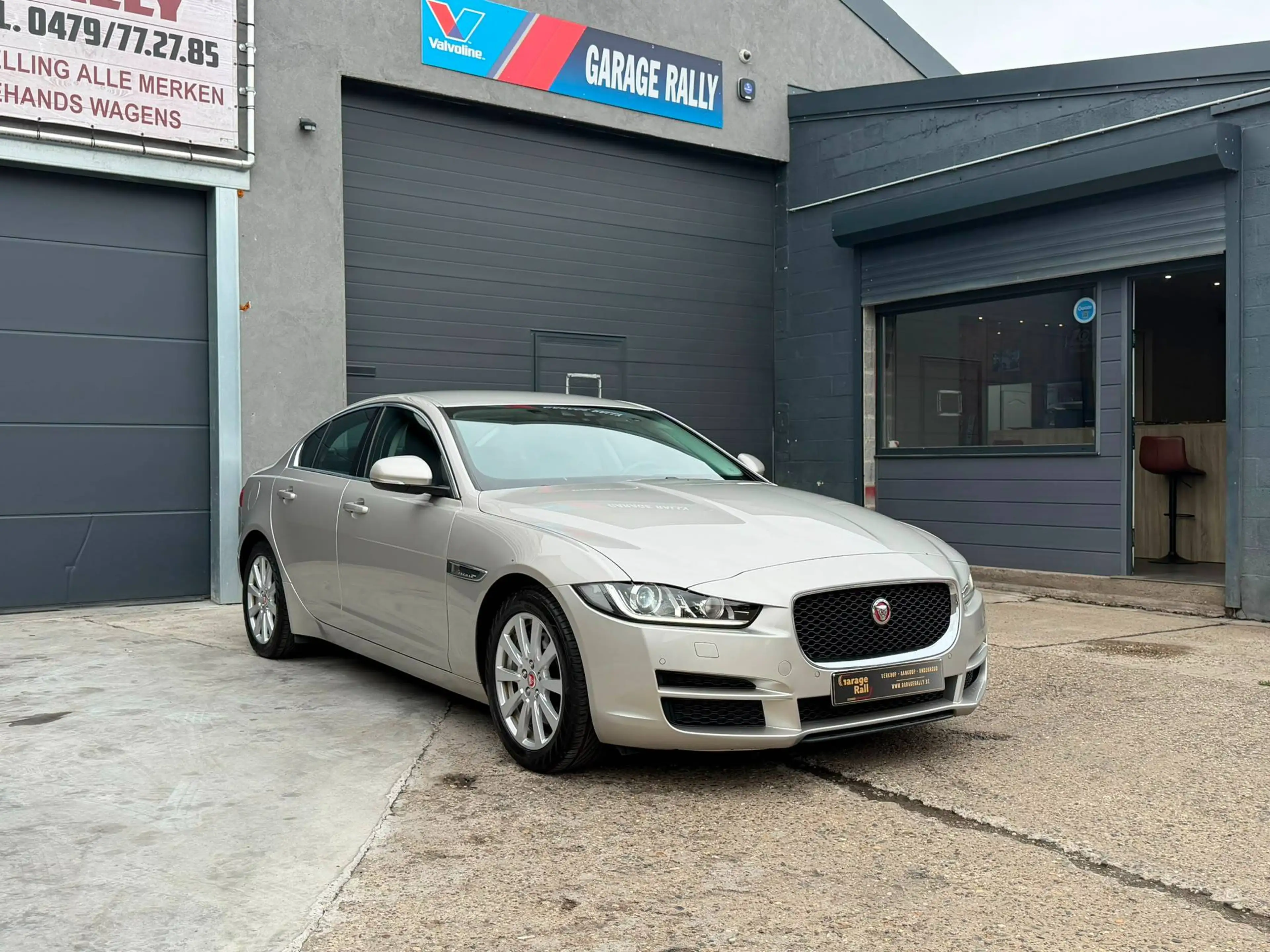 Jaguar XE XE 2.0 T Pure