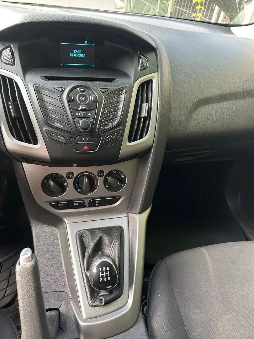 Ford Focus Turnier 1.0 Kombi 2014 Benziner Negro - 1