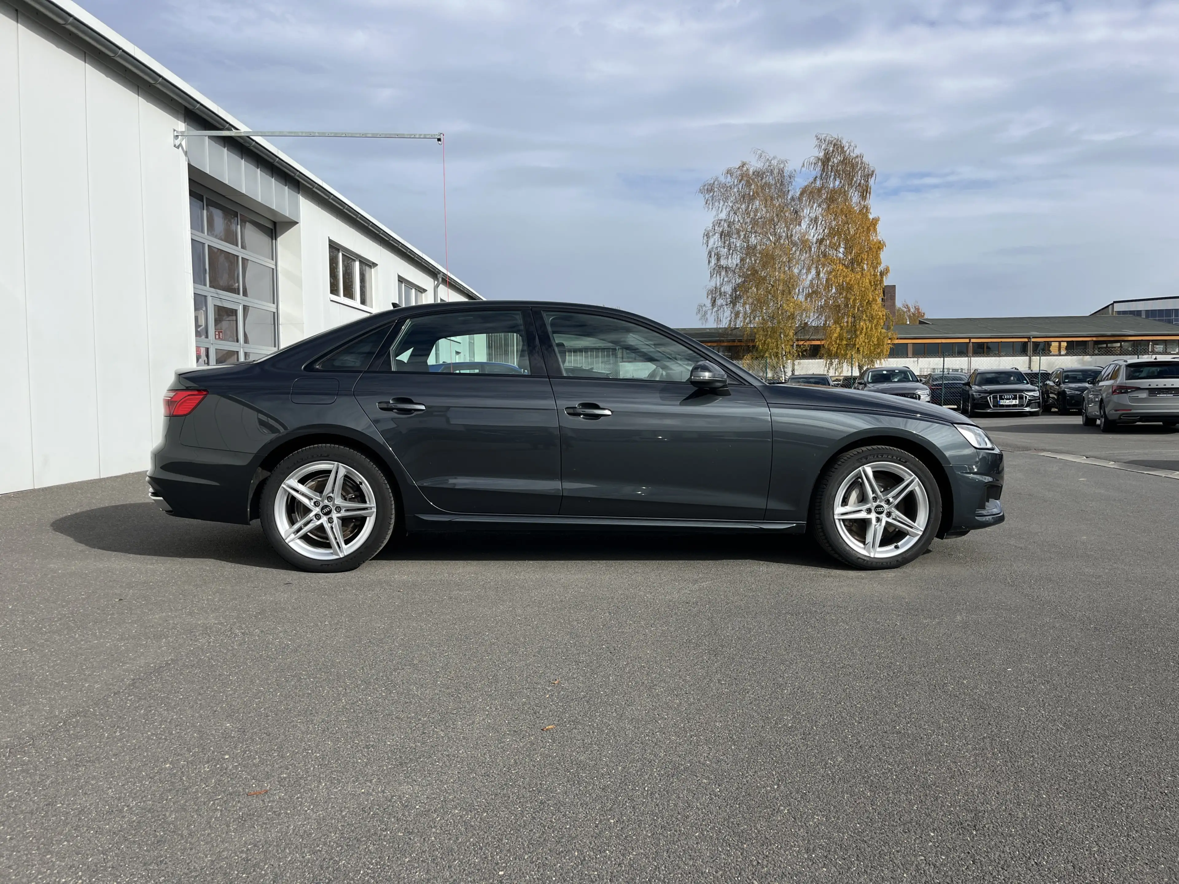 Audi A4 40 2.0 TDI quattro S tronic advanced 163€ m.20% — photo 5