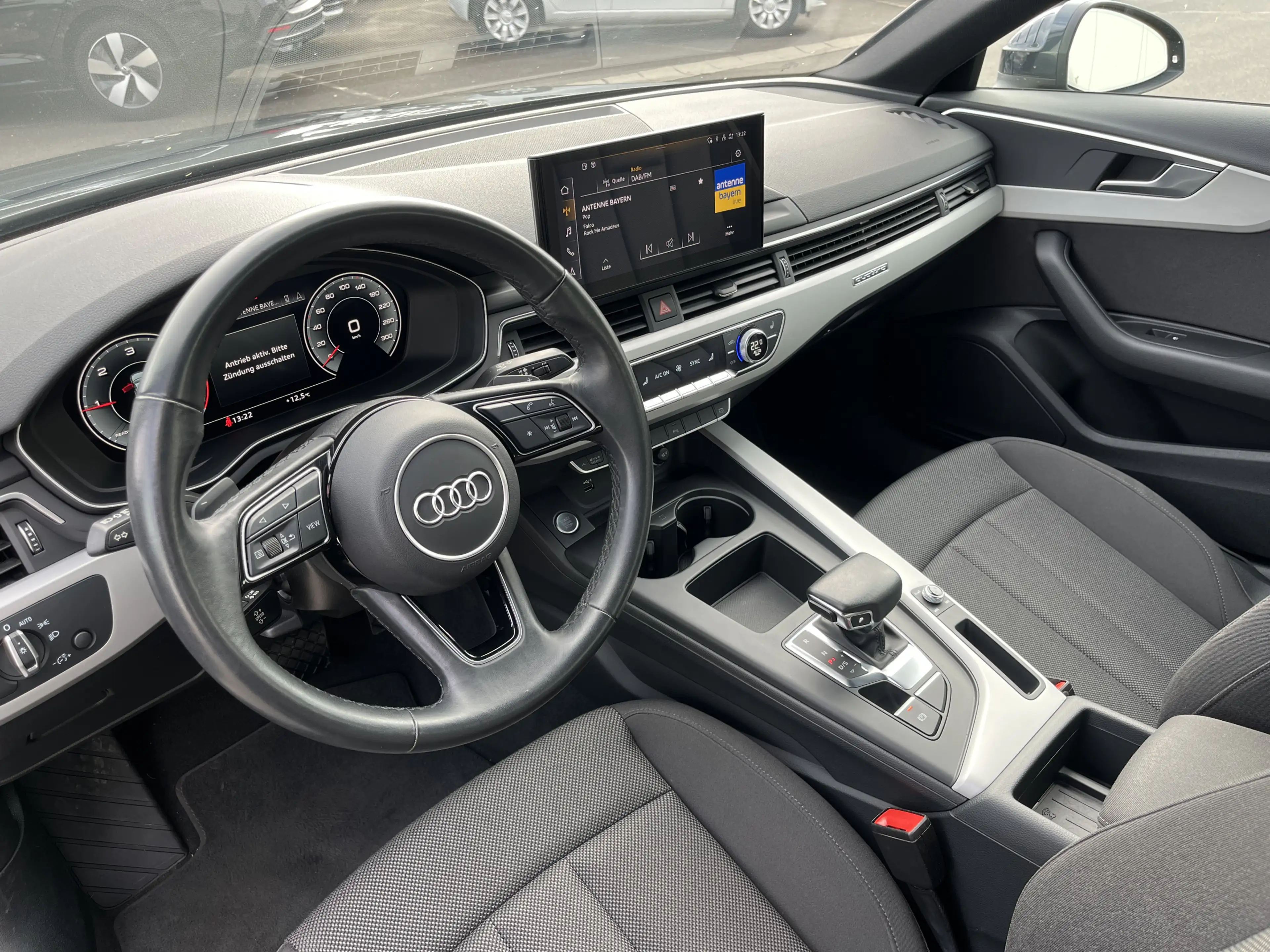 Audi A4 40 2.0 TDI quattro S tronic advanced 163€ m.20% — photo 12