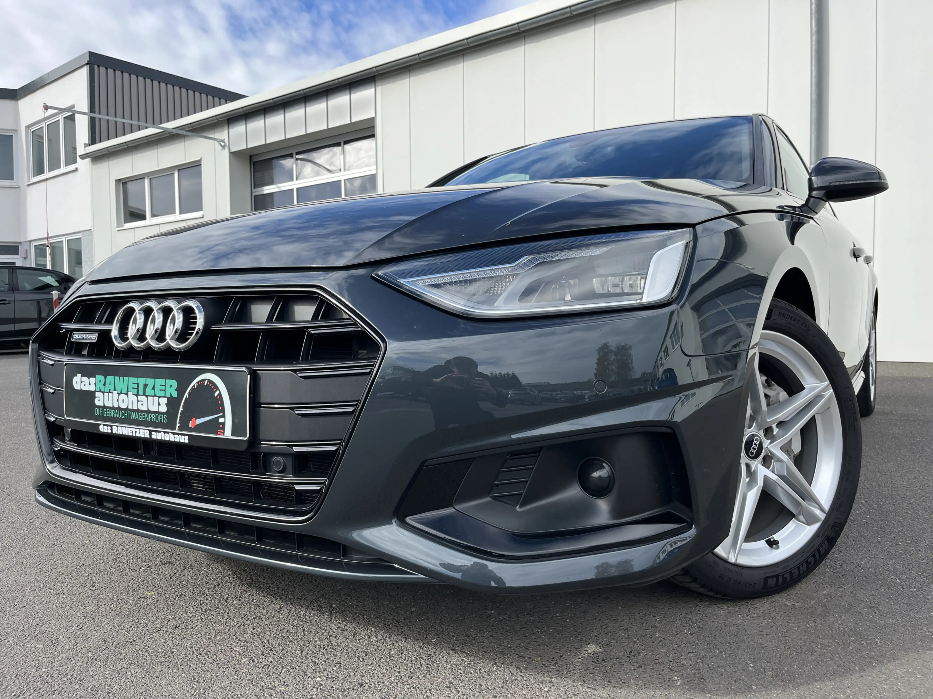 Audi A4 40 2.0 TDI quattro S tronic advanced 163€ m.20%