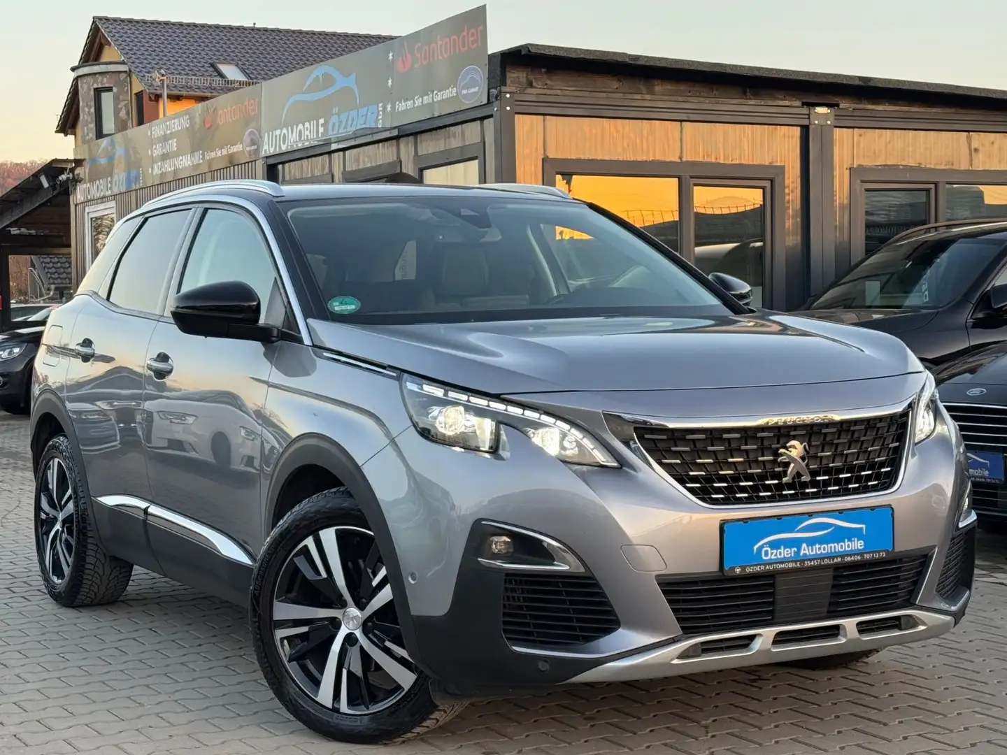 Peugeot 3008 1.2 Allure+1.Hand+Finanzierung+Garantie+ Grau - 1