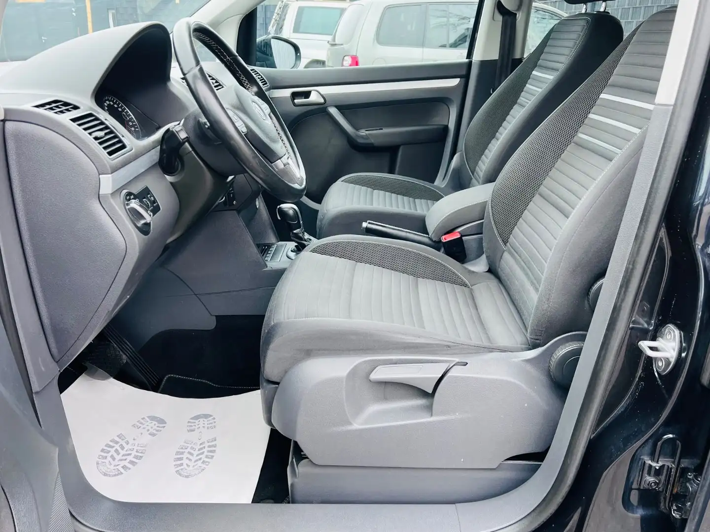 Volkswagen Touran Cup BMT,2hand,Automa,Klimatr,Tüv&Insp neu Noir - 2