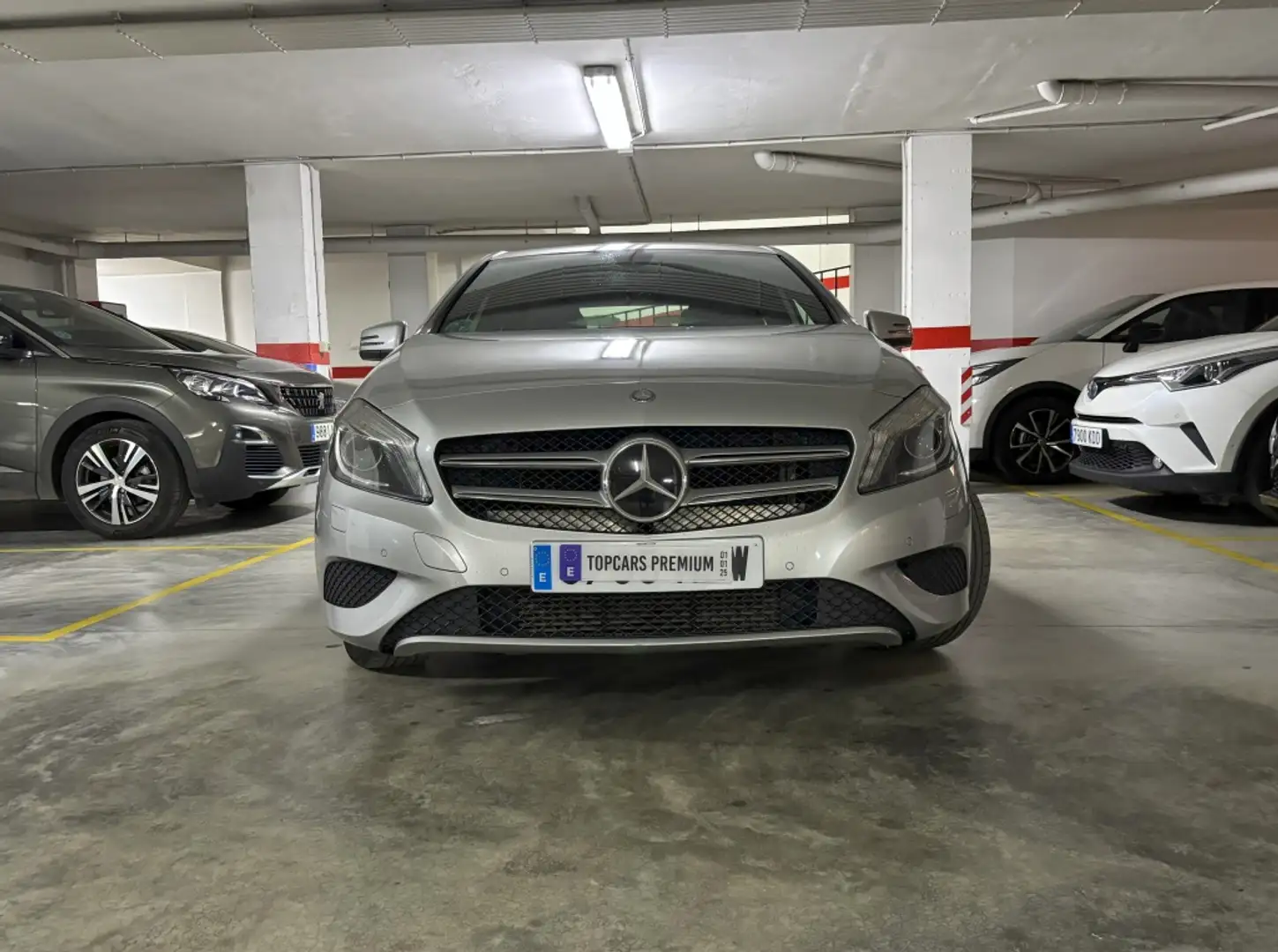 Mercedes-Benz A 180 BE AMG Line Gris - 2