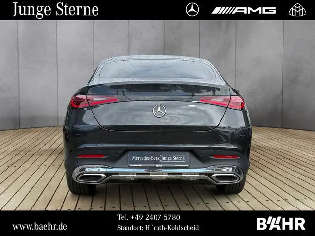 Mercedes-Benz 220 view 8