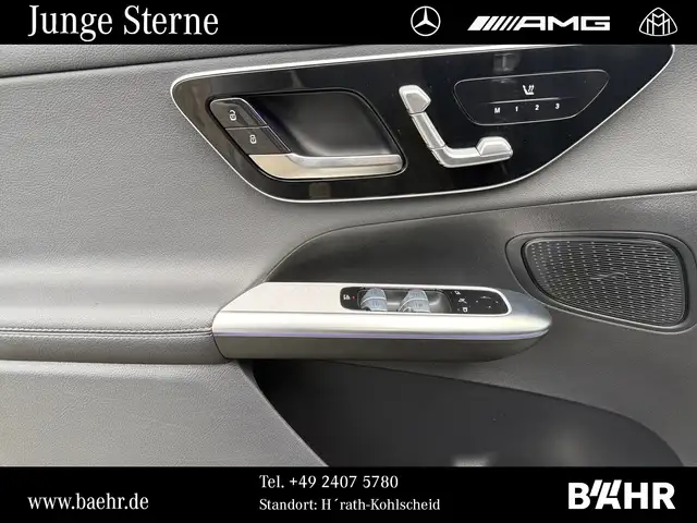 Mercedes-Benz 220 view 14