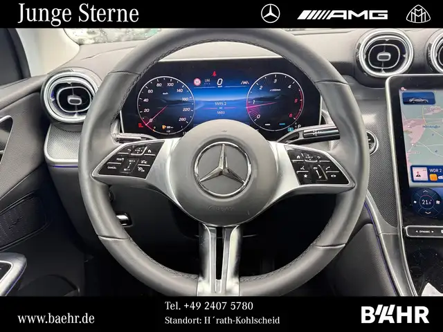 Mercedes-Benz 220 view 13