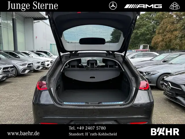 Mercedes-Benz 220 view 15