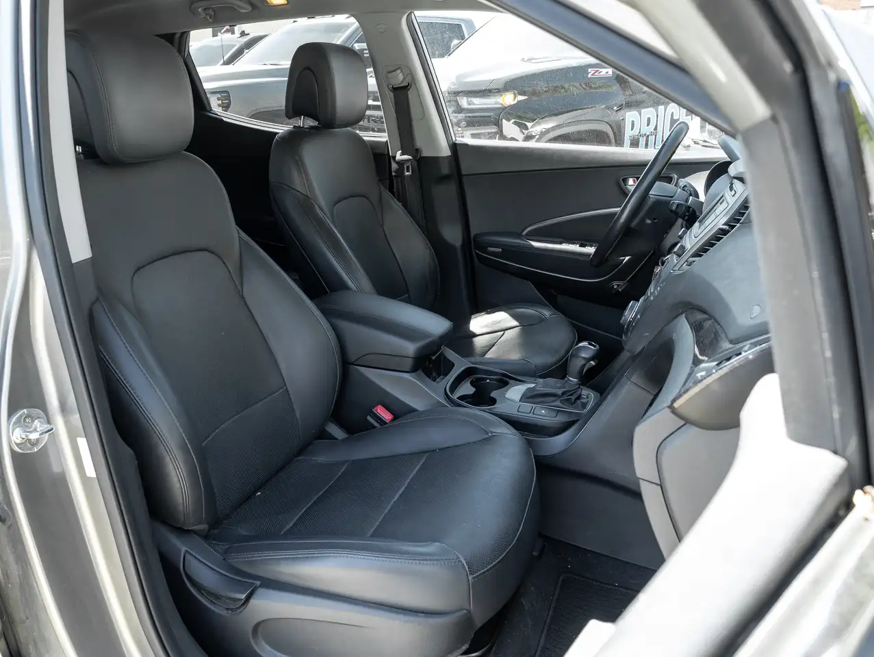 Hyundai SANTA FE photo Hyundai SANTA FE
