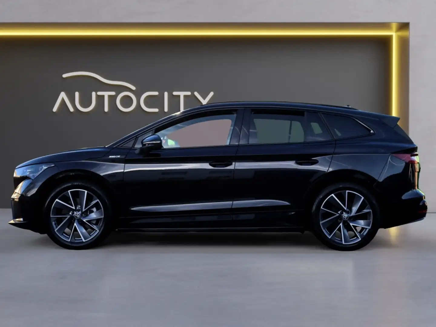 Skoda Enyaq 80 Sportline | Crystal Face | Trekhaak Electrisch Noir - 2