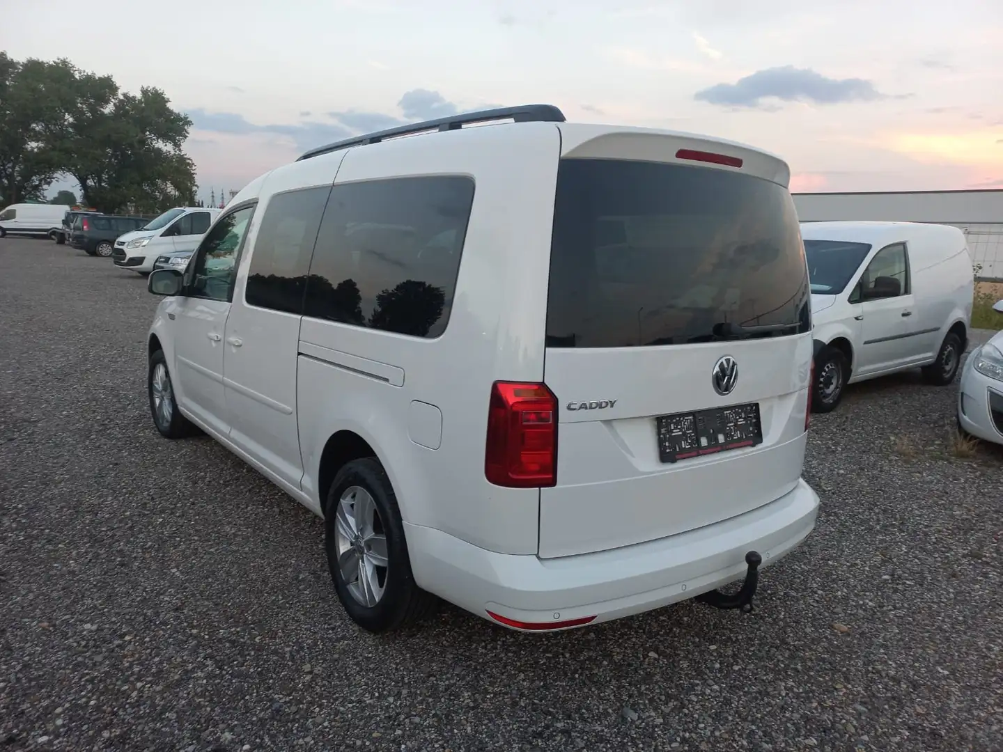 Volkswagen Caddy Kombi Maxi Family 2,0 TDI !! 1.BESITZ !! EINTAUSCH Blanco - 2