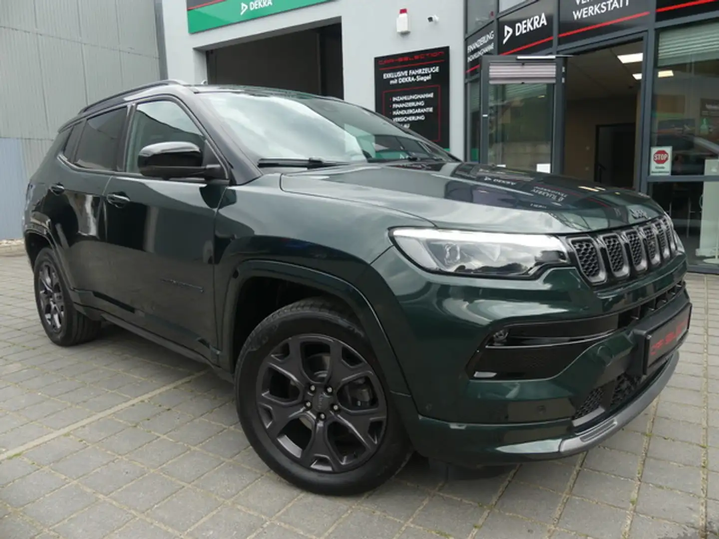 Jeep Compass S 1.3 TGDi LED/PANO/LEDER/ACC/360°/ALPINE Зелений - 1