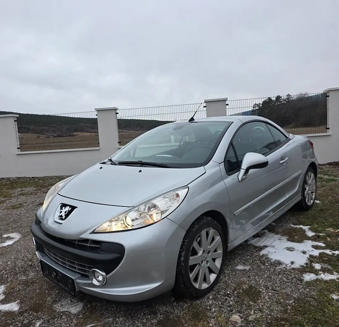 Peugeot 207 207 CC 1,6i 16V Silber - 2