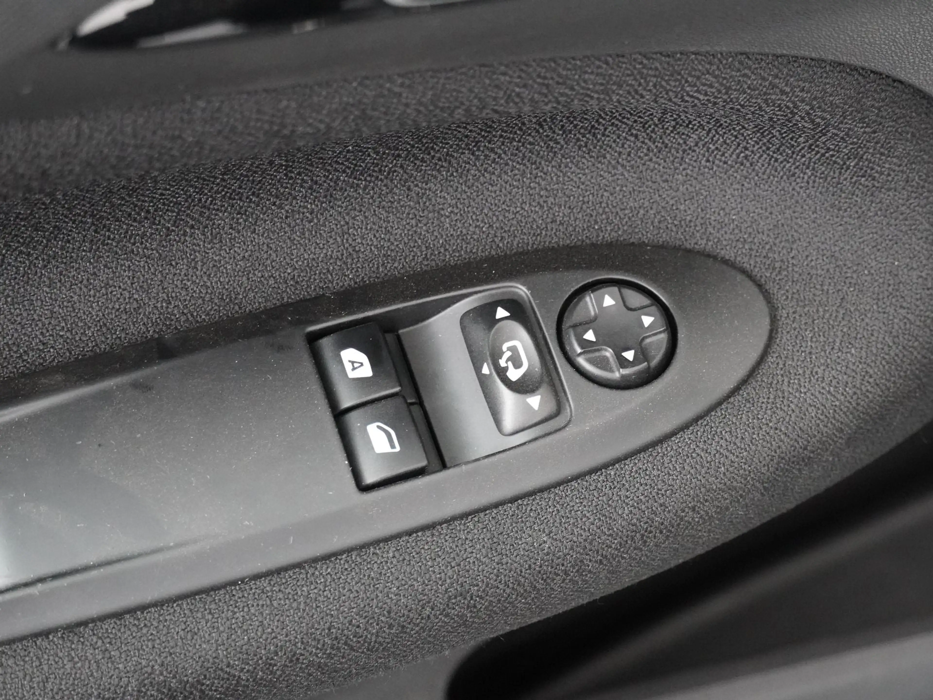 DS Automobiles DS 3 1.2 PureTech Business - Navigatie - Climate Contro — photo 13