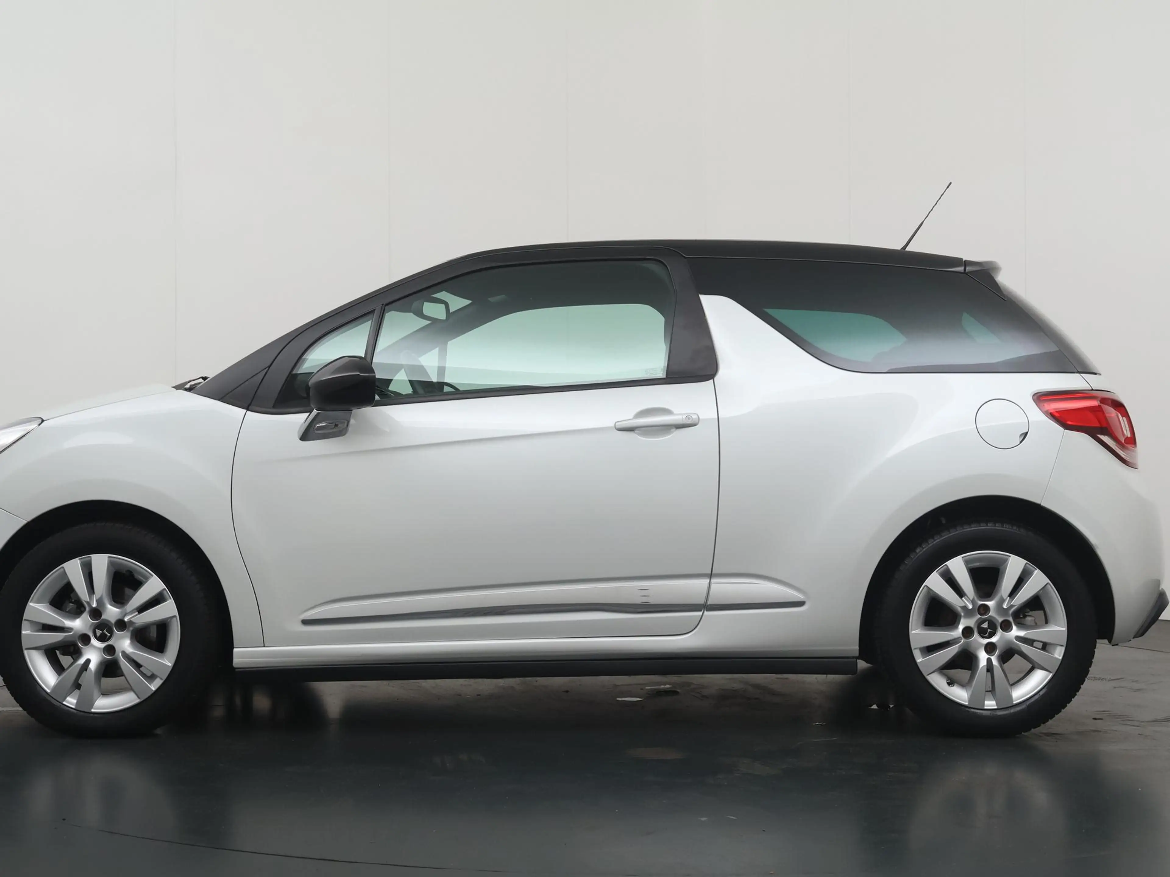 DS Automobiles DS 3 1.2 PureTech Business - Navigatie - Climate Contro — photo 2