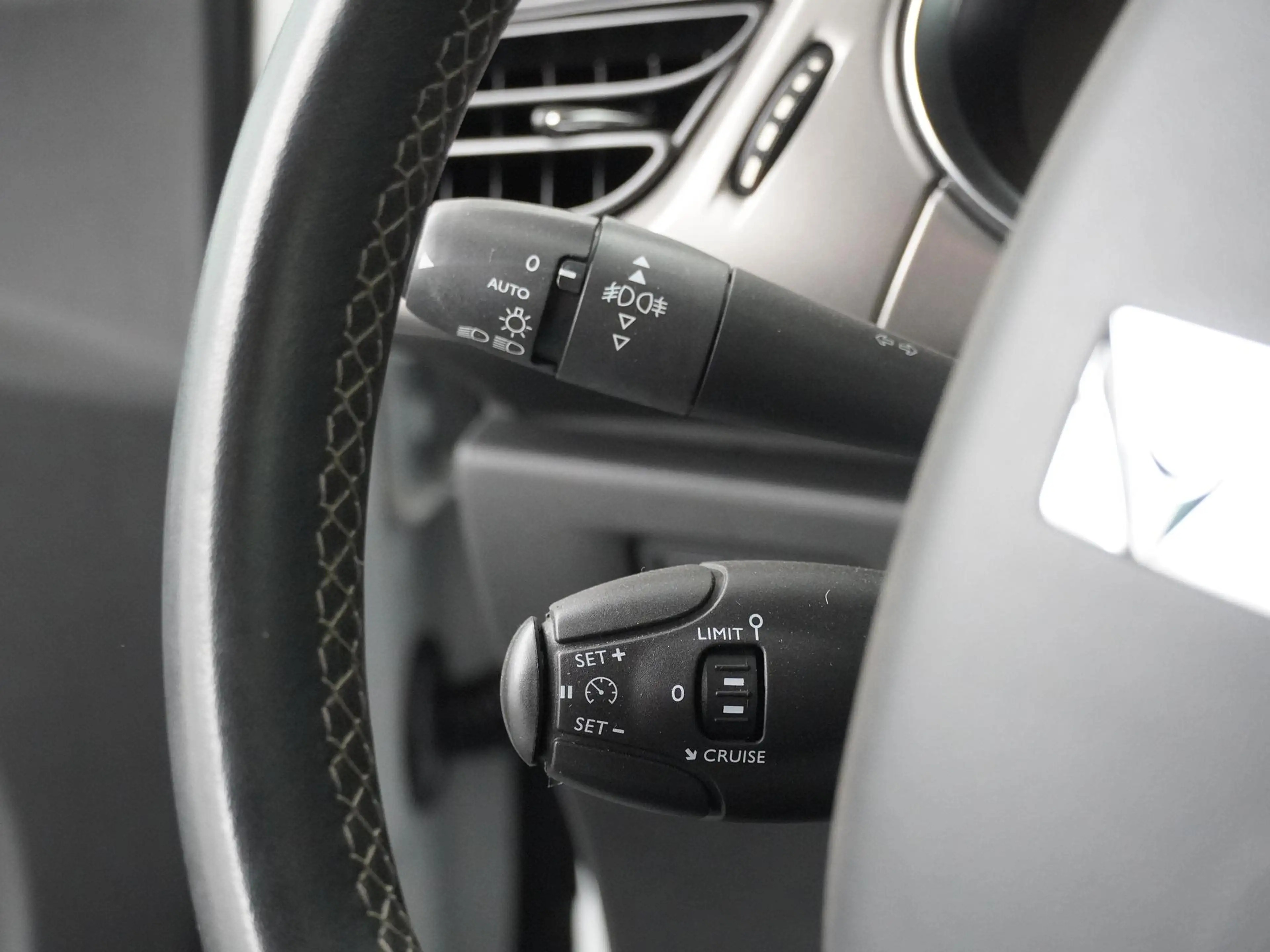 DS Automobiles DS 3 1.2 PureTech Business - Navigatie - Climate Contro — photo 14