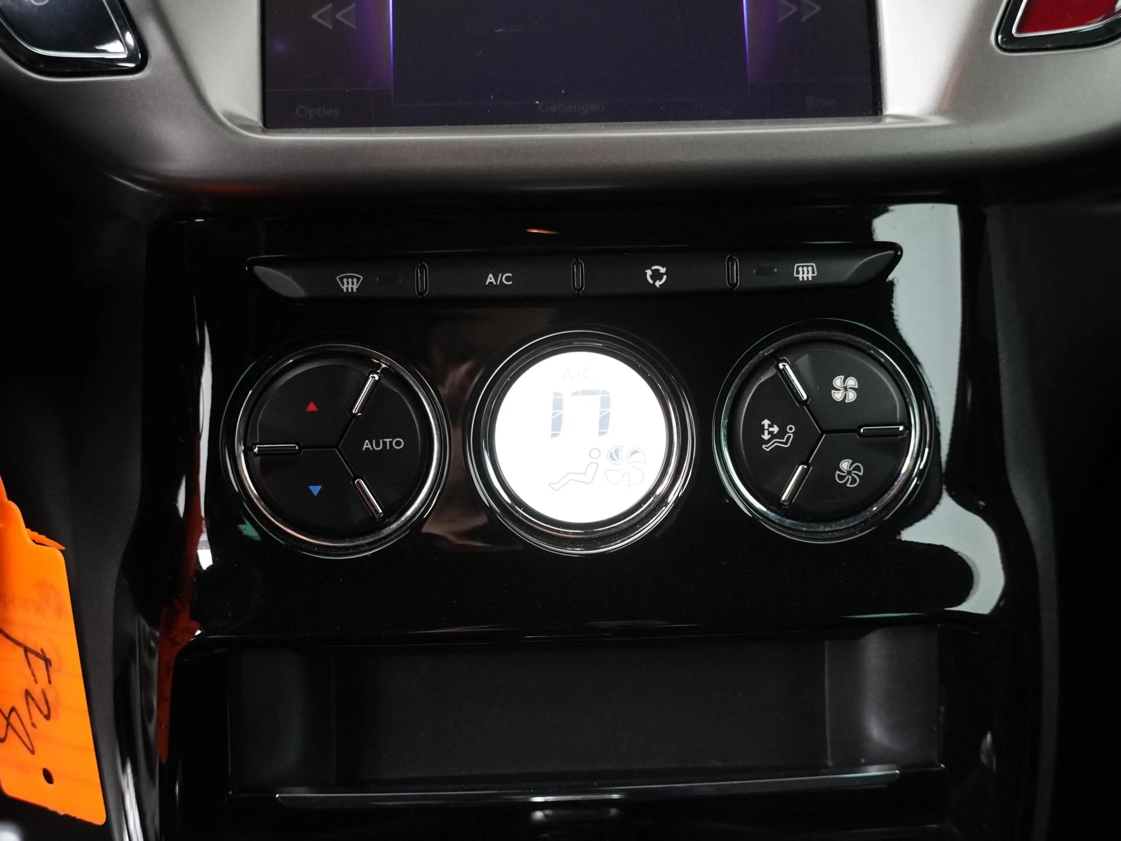 DS Automobiles DS 3 1.2 PureTech Business - Navigatie - Climate Contro — photo 19