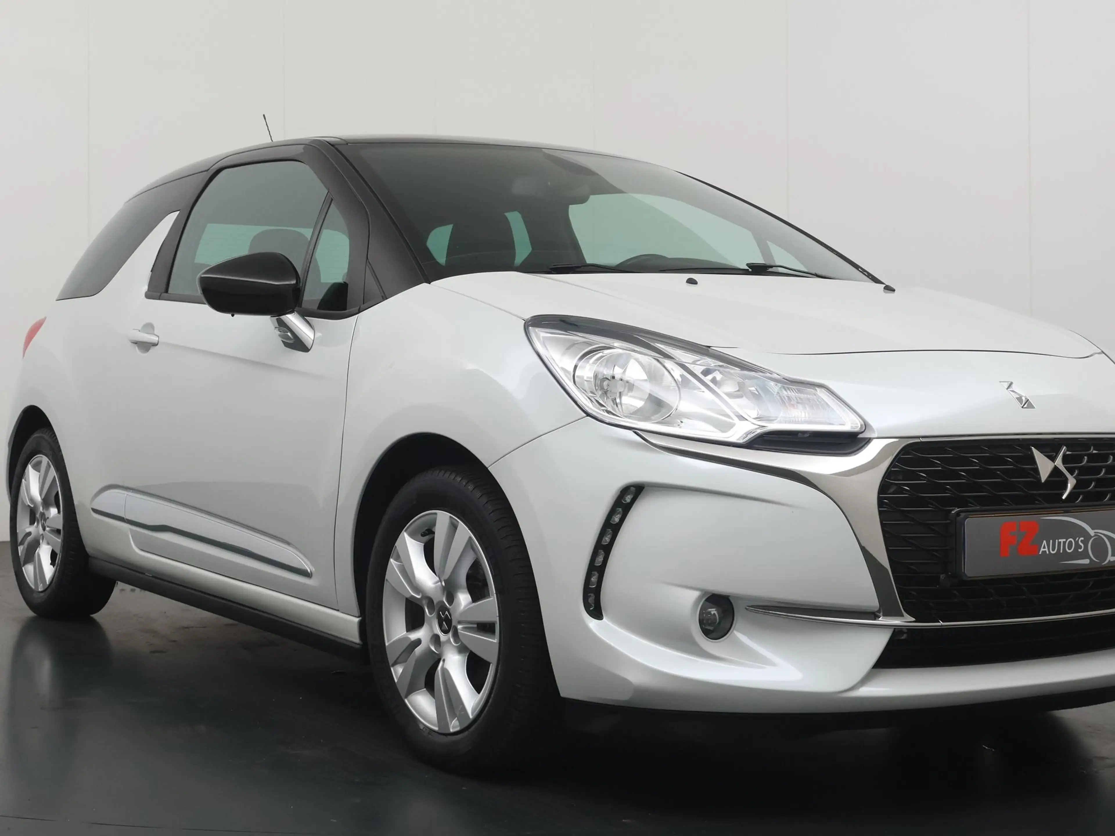 DS Automobiles DS 3 1.2 PureTech Business - Navigatie - Climate Contro — photo 7