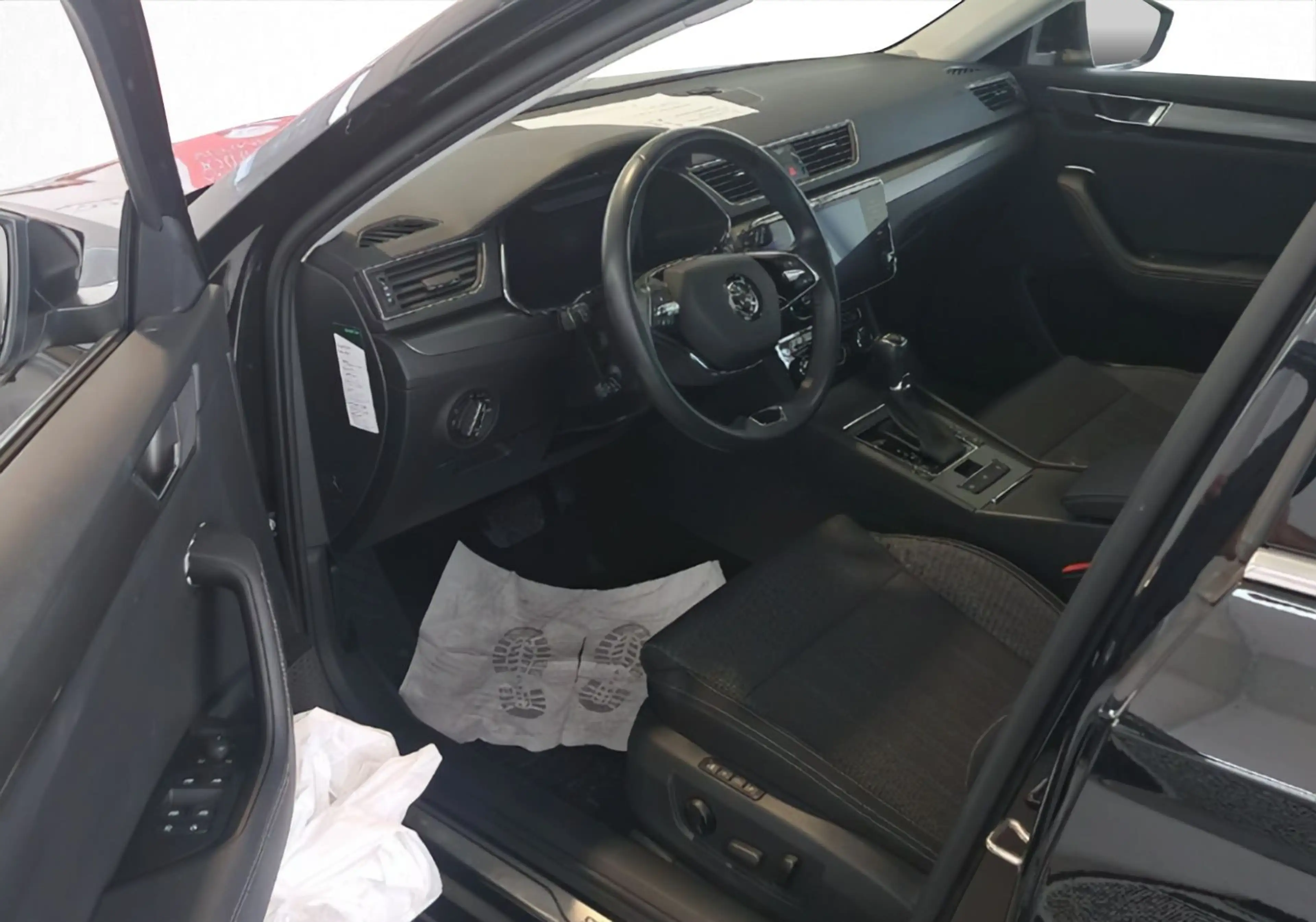 Skoda Superb Combi Style 2.0 TDI DSG*NAVI*AHK*MATRIX*A — photo 6