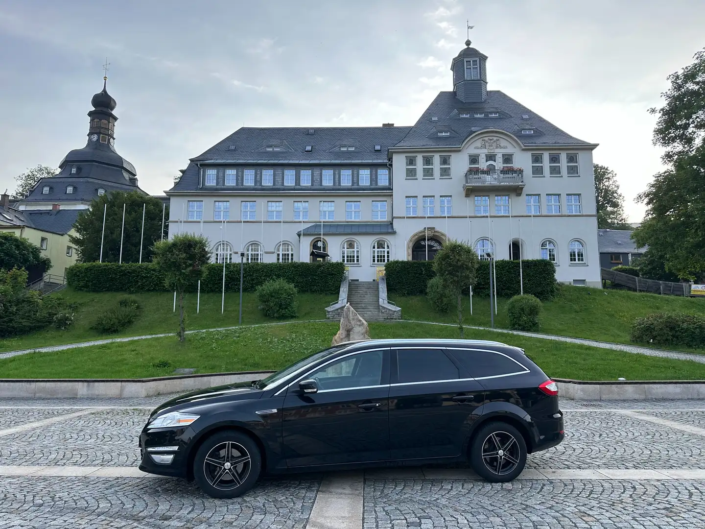 Ford Mondeo Turnier 1.6 EcoBoost Titanium 8-fach bereift Negro - 1