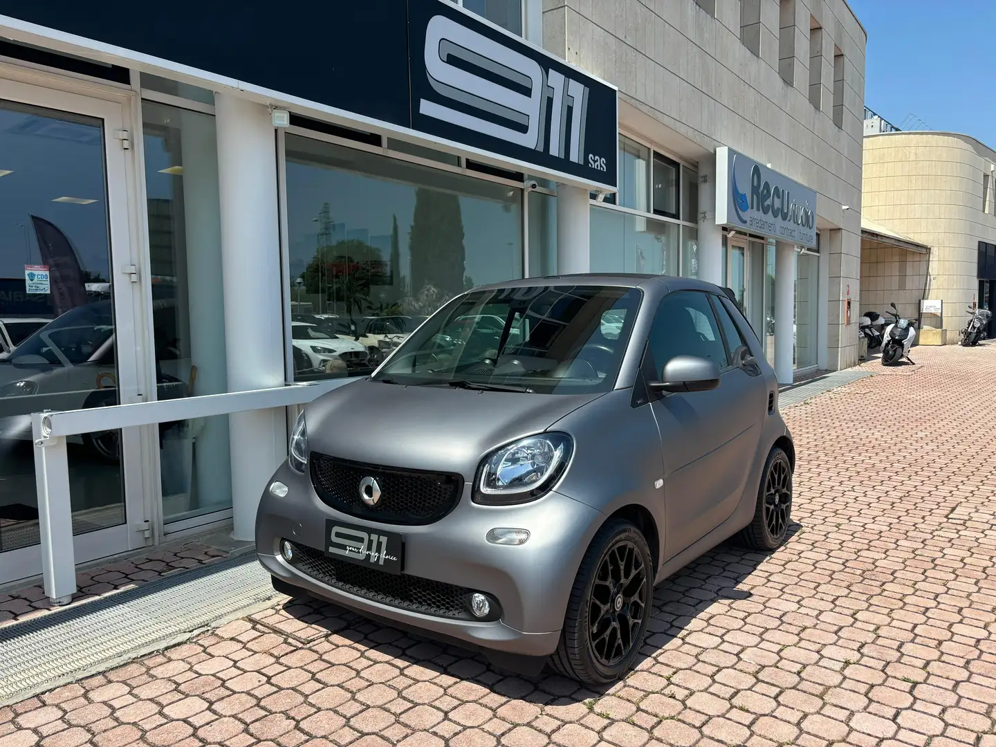 smart forTwo Cabrio 0.9 t Passion 90cv twinamic Grigio - 1