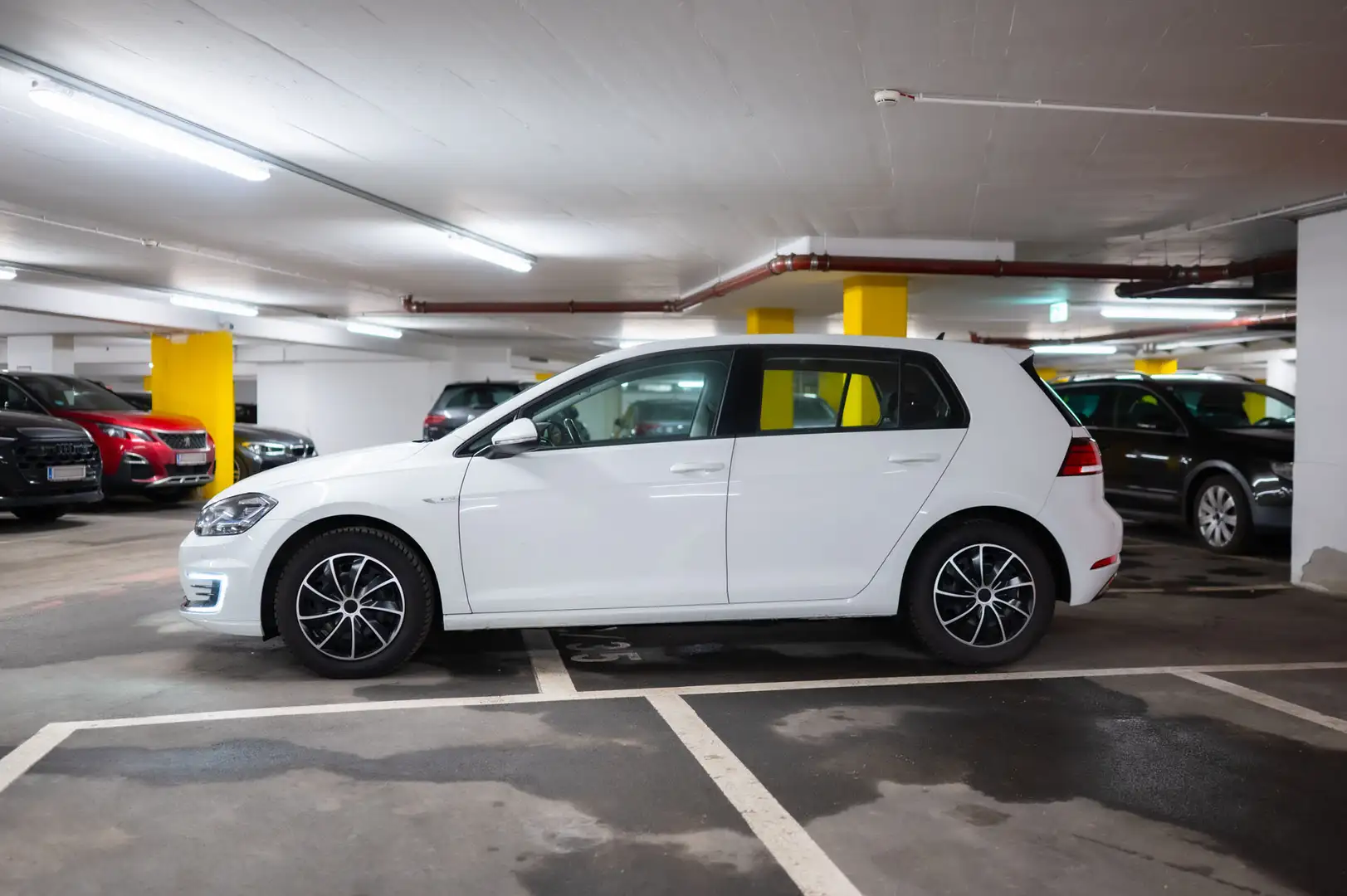 Volkswagen e-Golf e-Golf 35,8kWh (mit Batterie) Weiß - 2