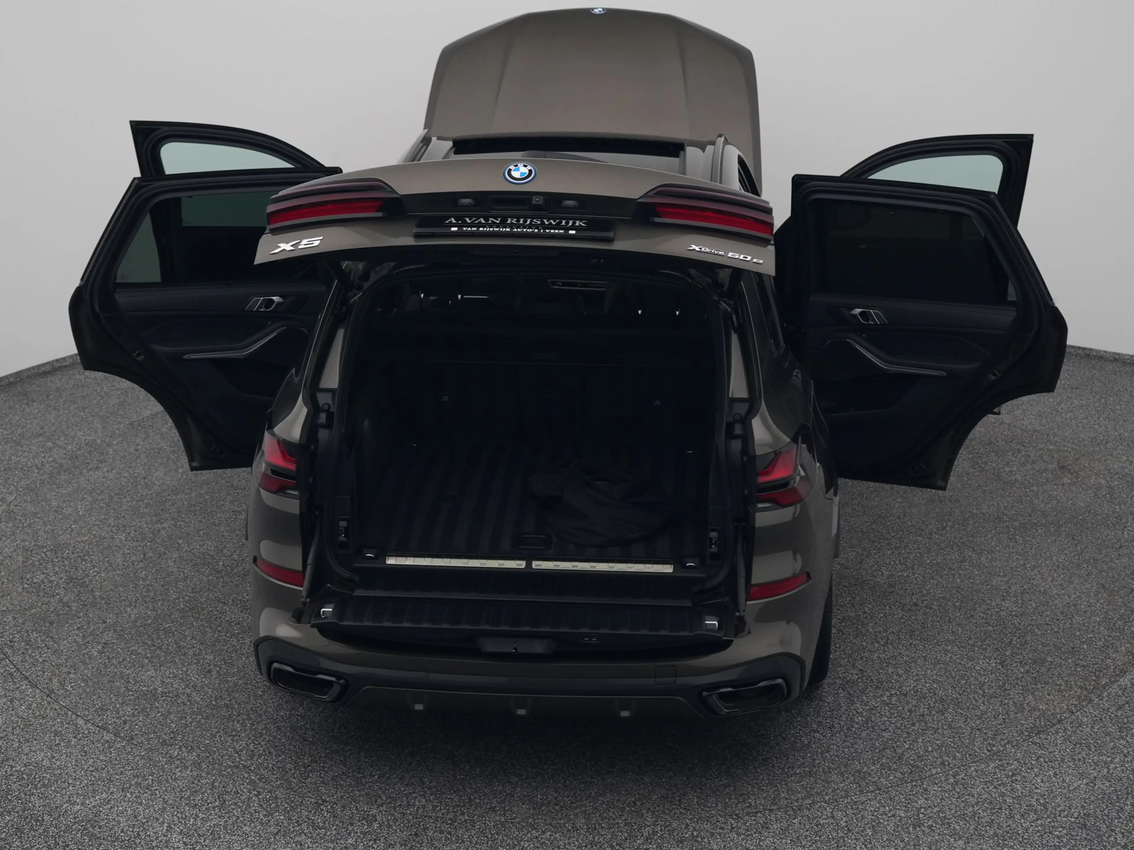 BMW X5 xDrive50e M-Sport | PANO | CAMERA | LUCHTVERING | — photo 29