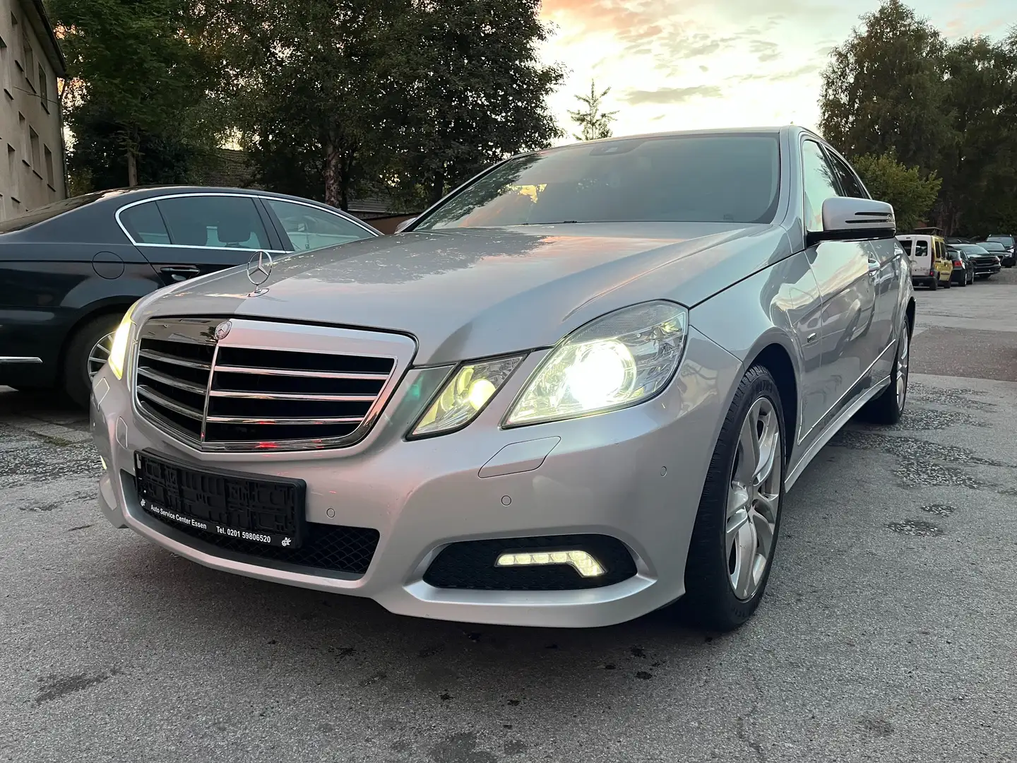 Mercedes-Benz E 220 E 220 CDI BlueEfficiency (212.002) Silber - 1