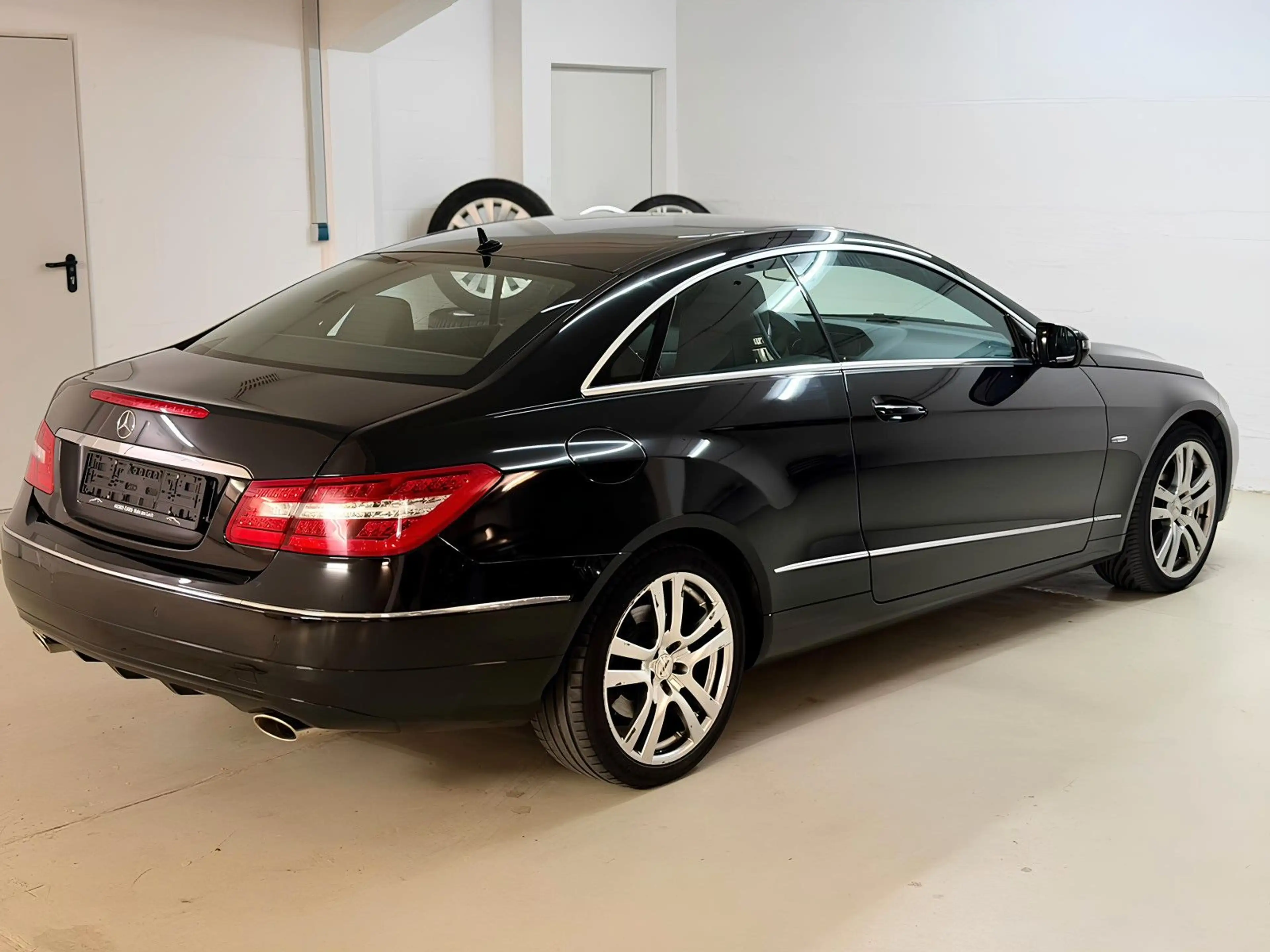 Mercedes-Benz E 350 Coupe V6 292PS *1.HND *NAVI *TEMPO *SHZ — photo 9