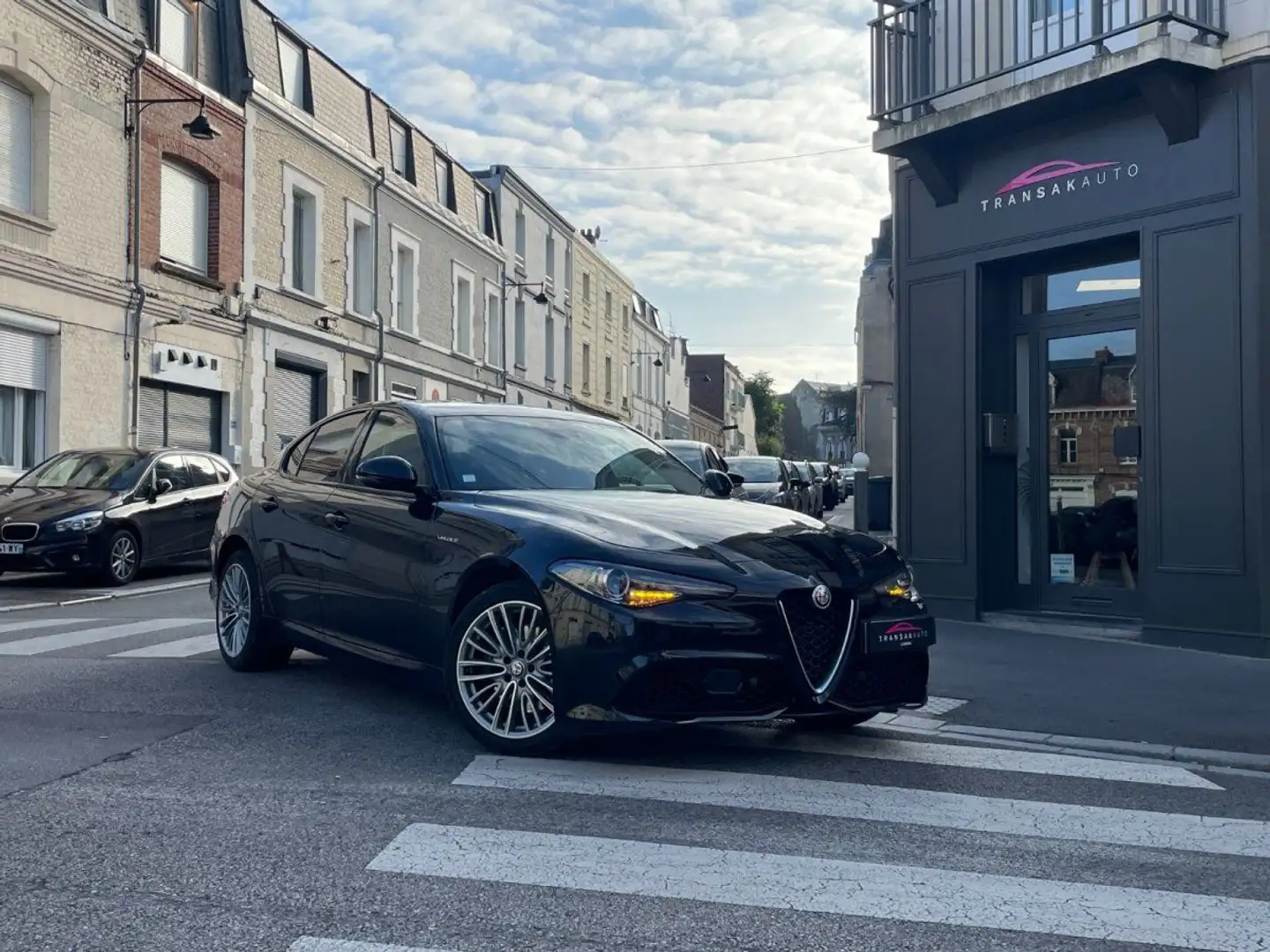 Alfa Romeo Giulia 2.2 210CH Q4 VELOCE / SIEGES / VOLANTS CHAUFFANTS / CARPLAY Noir - 1