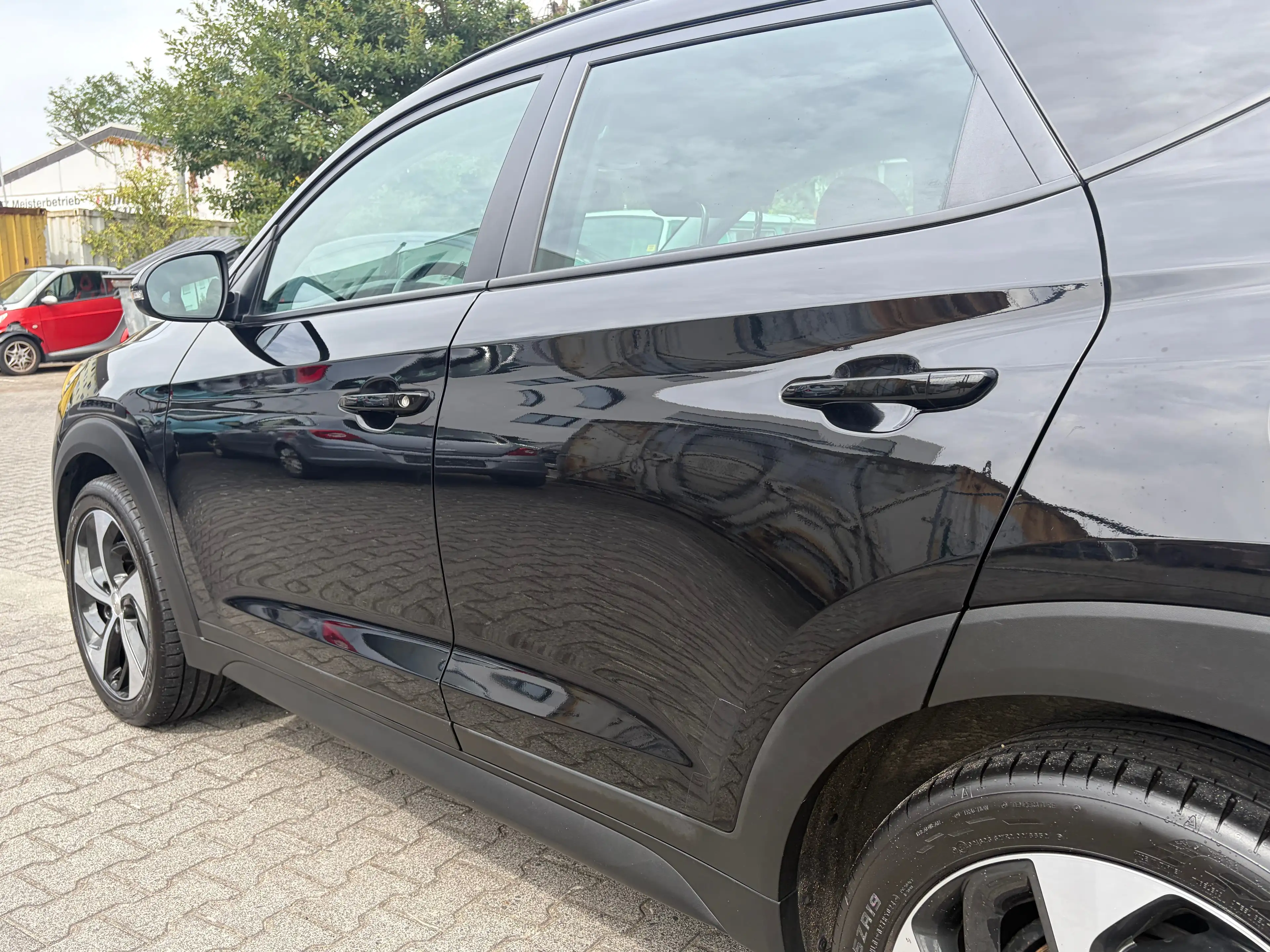 Hyundai TUCSON 4WD*Automatik*Kamera*SHZ*Temp.*2.Hand*Schiebe-Dach*Navi*PDC*BT — photo 5