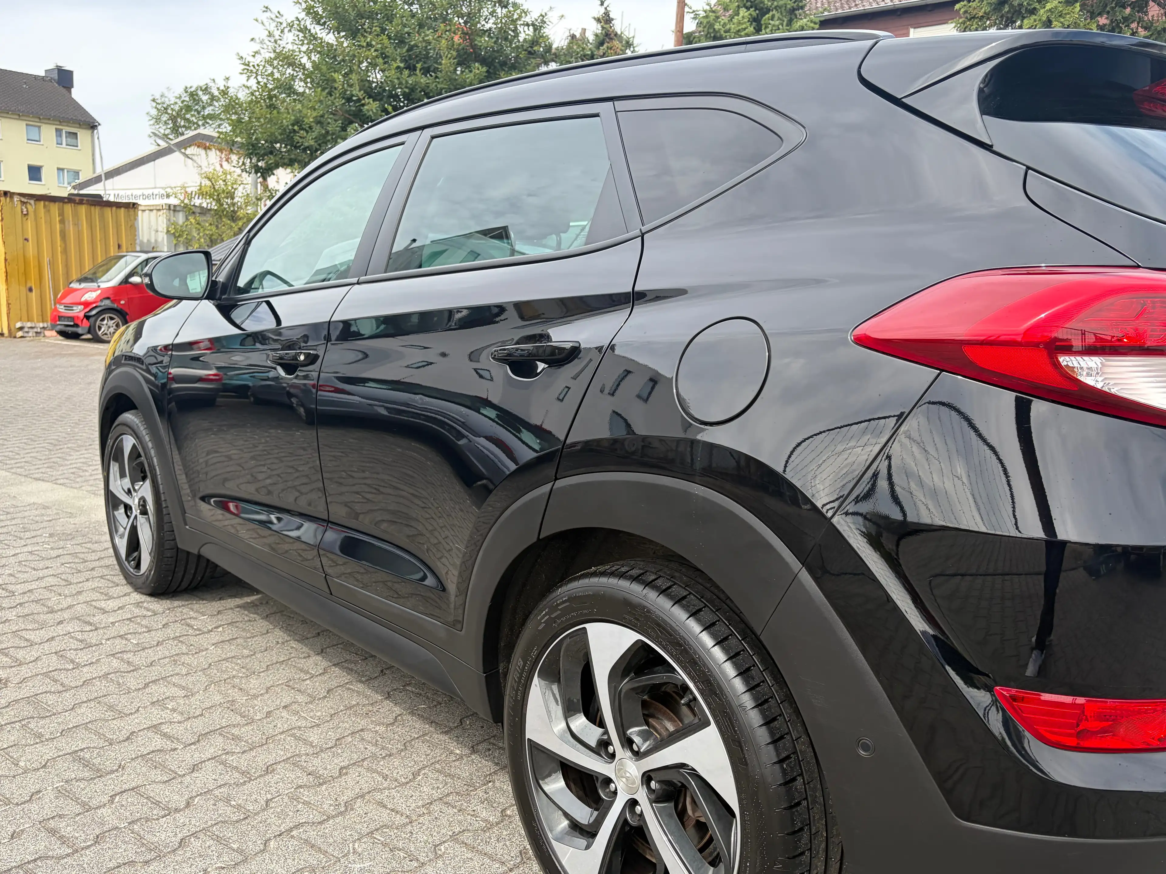 Hyundai TUCSON 4WD*Automatik*Kamera*SHZ*Temp.*2.Hand*Schiebe-Dach*Navi*PDC*BT — photo 6