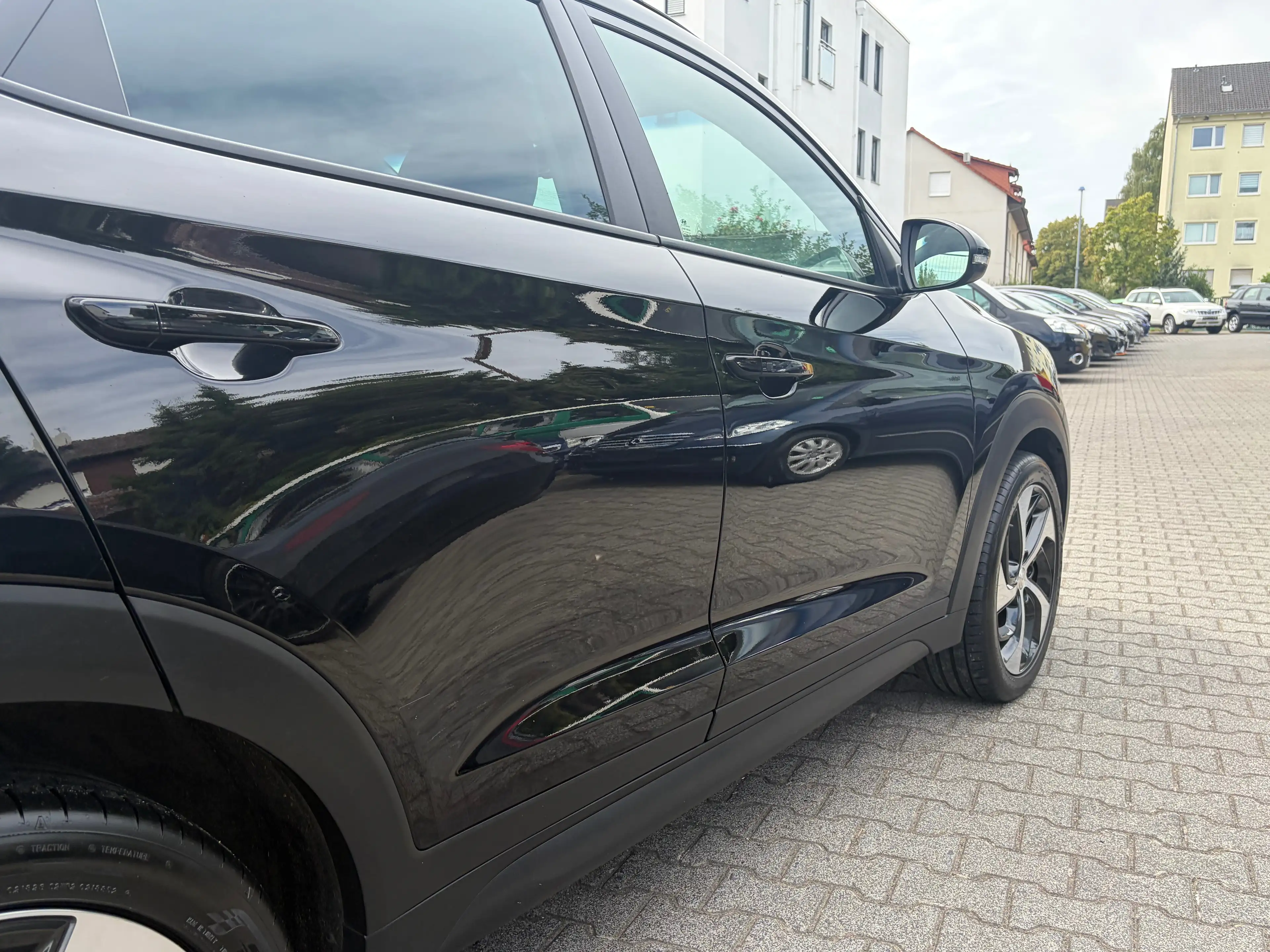 Hyundai TUCSON 4WD*Automatik*Kamera*SHZ*Temp.*2.Hand*Schiebe-Dach*Navi*PDC*BT — photo 12