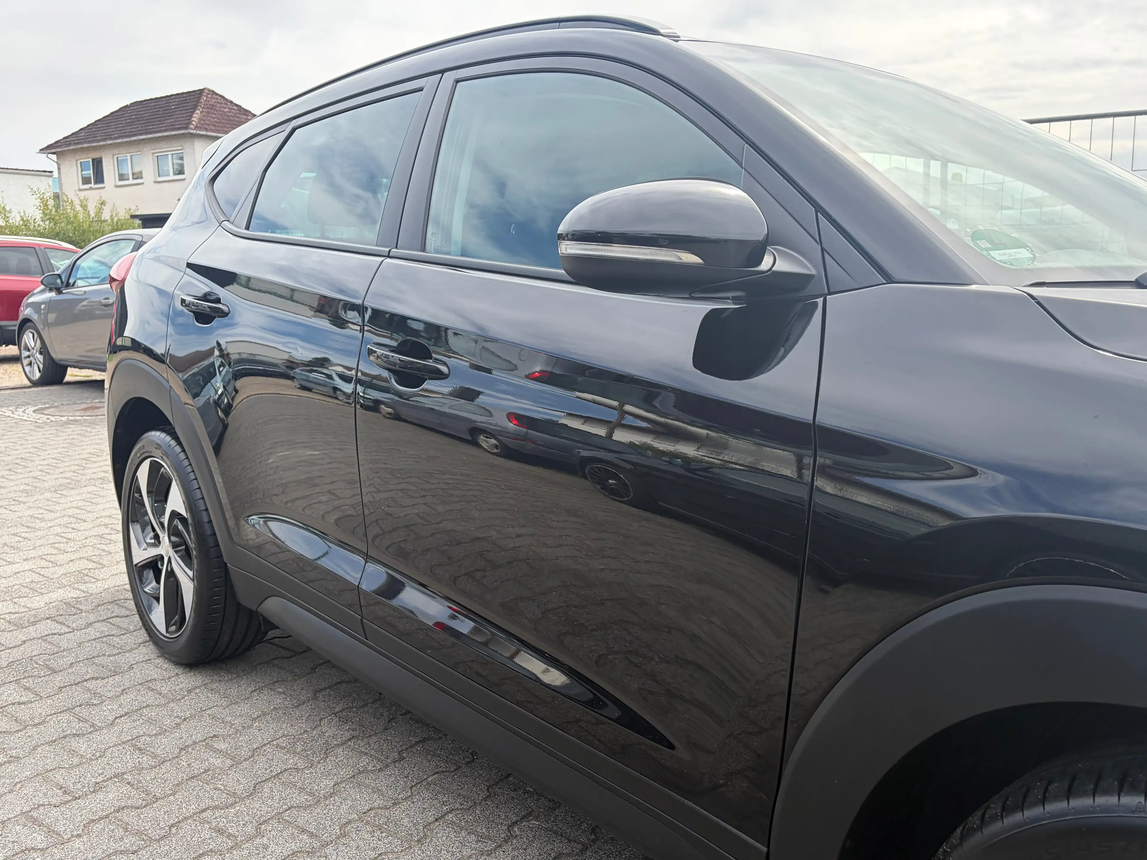 Hyundai TUCSON 4WD*Automatik*Kamera*SHZ*Temp.*2.Hand*Schiebe-Dach*Navi*PDC*BT — photo 13