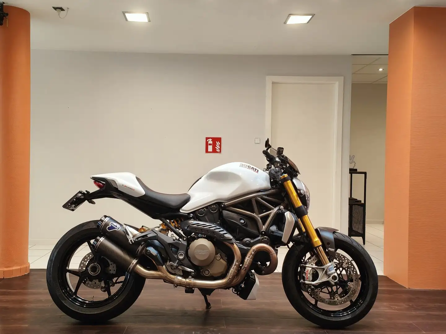 Ducati Monster 1200 S Wit - 1