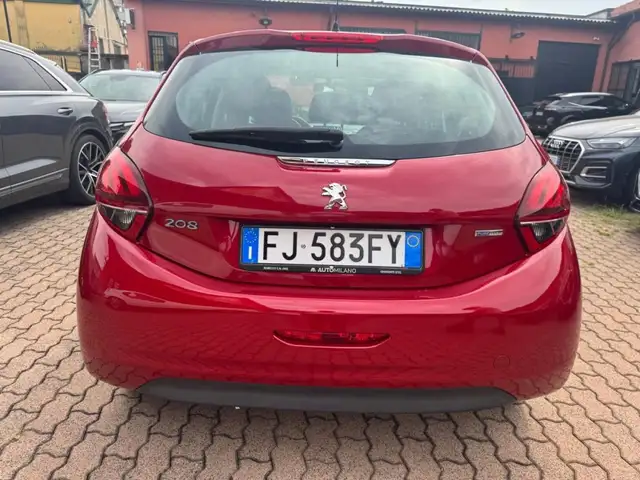 Peugeot 208 view 6