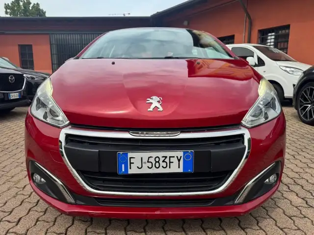 Peugeot 208 view 3