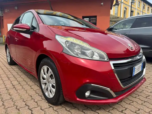 Peugeot 208 view 2