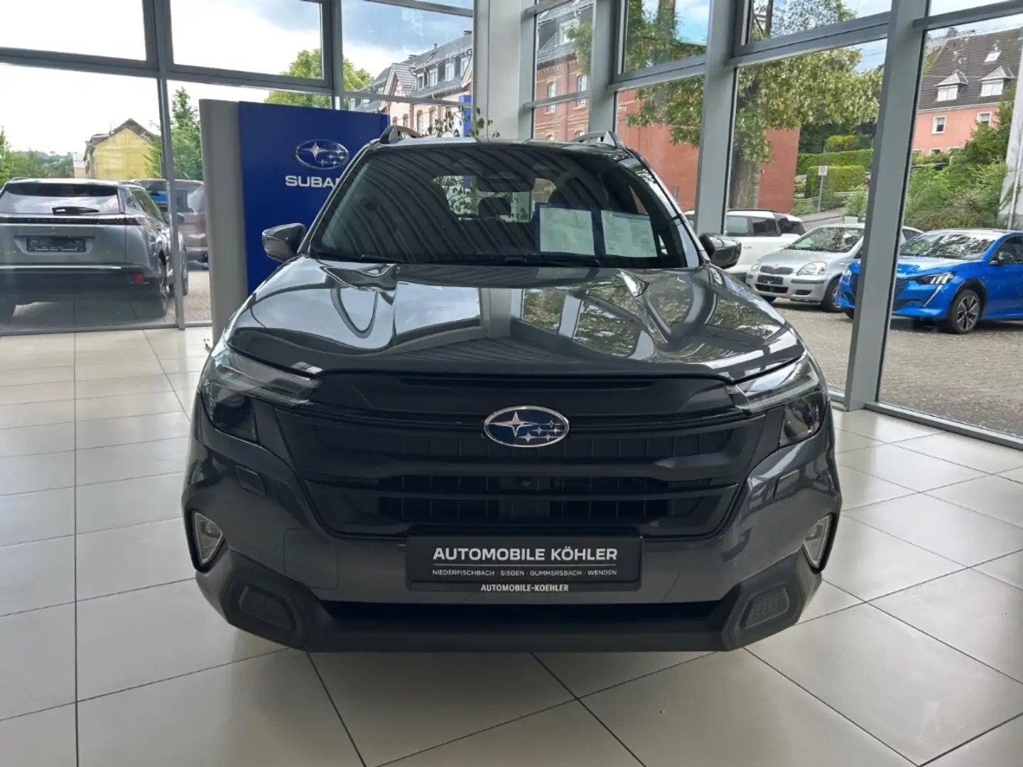 Subaru Forester Active 2.0ie Mild-Hybrid Grau - 2