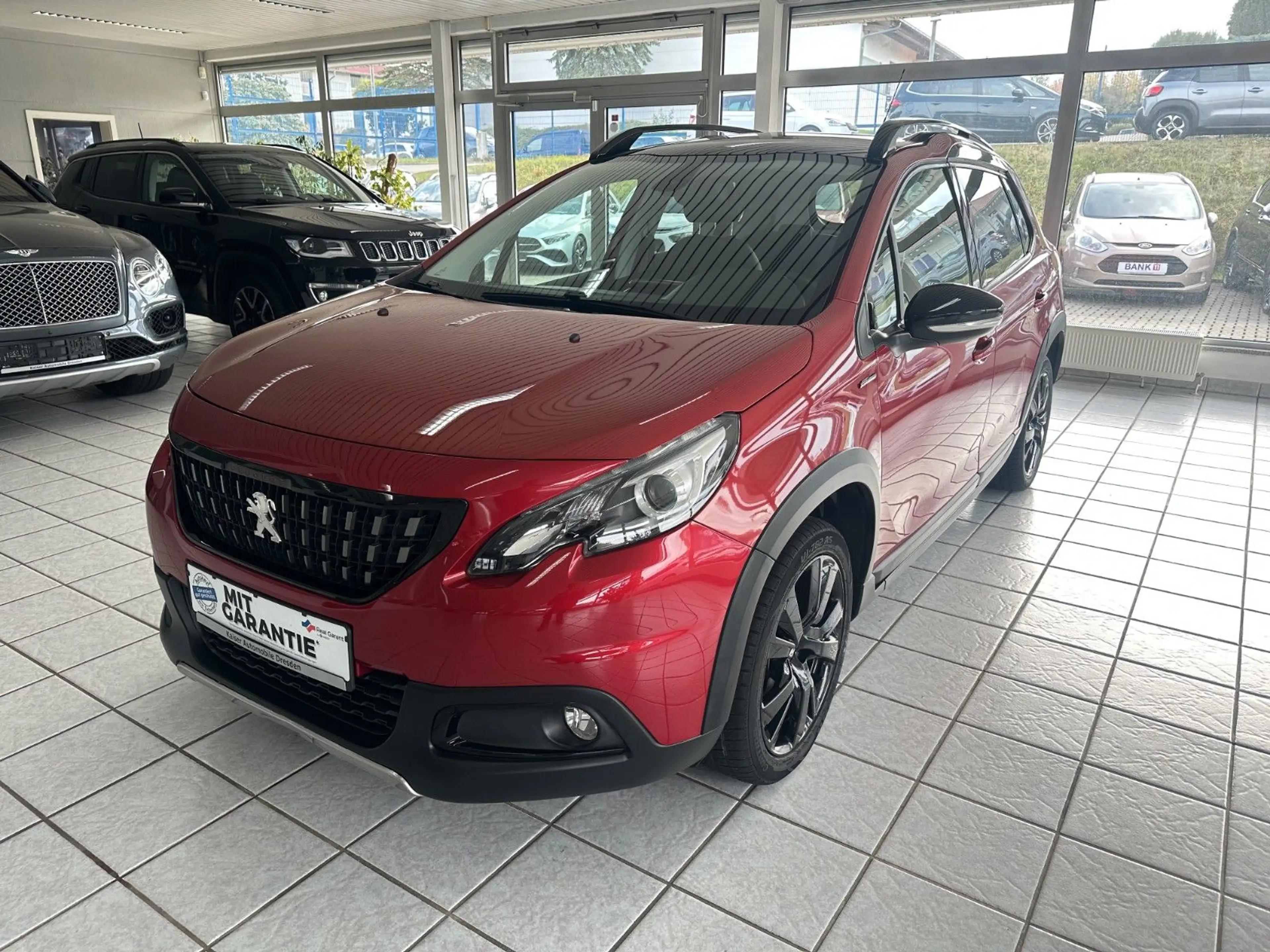 Peugeot 2008 Allure*GT Line*Pano*SHZ*CarPlay*Tempomat*