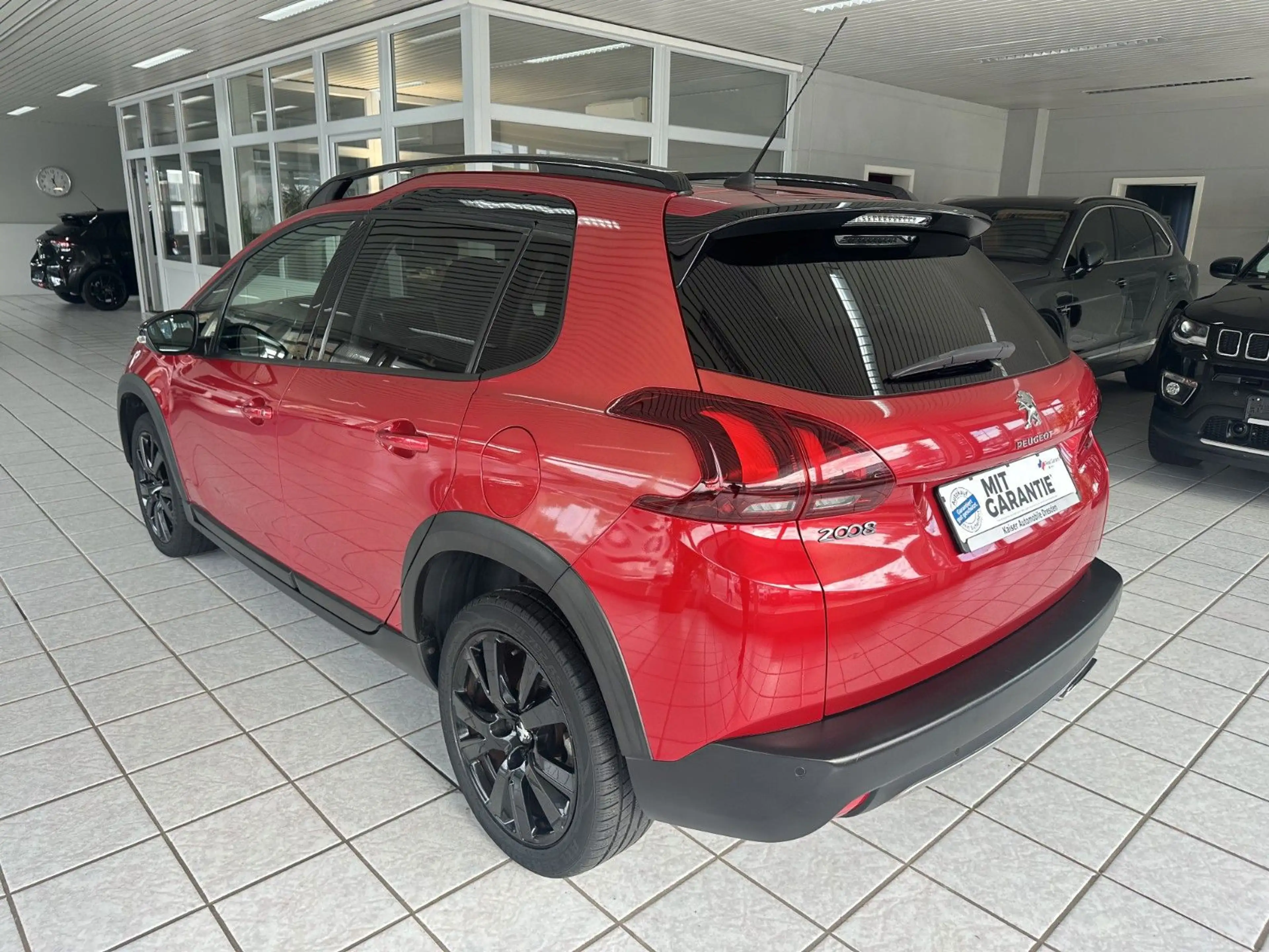 Peugeot 2008 Allure*GT Line*Pano*SHZ*CarPlay*Tempomat* — photo 7