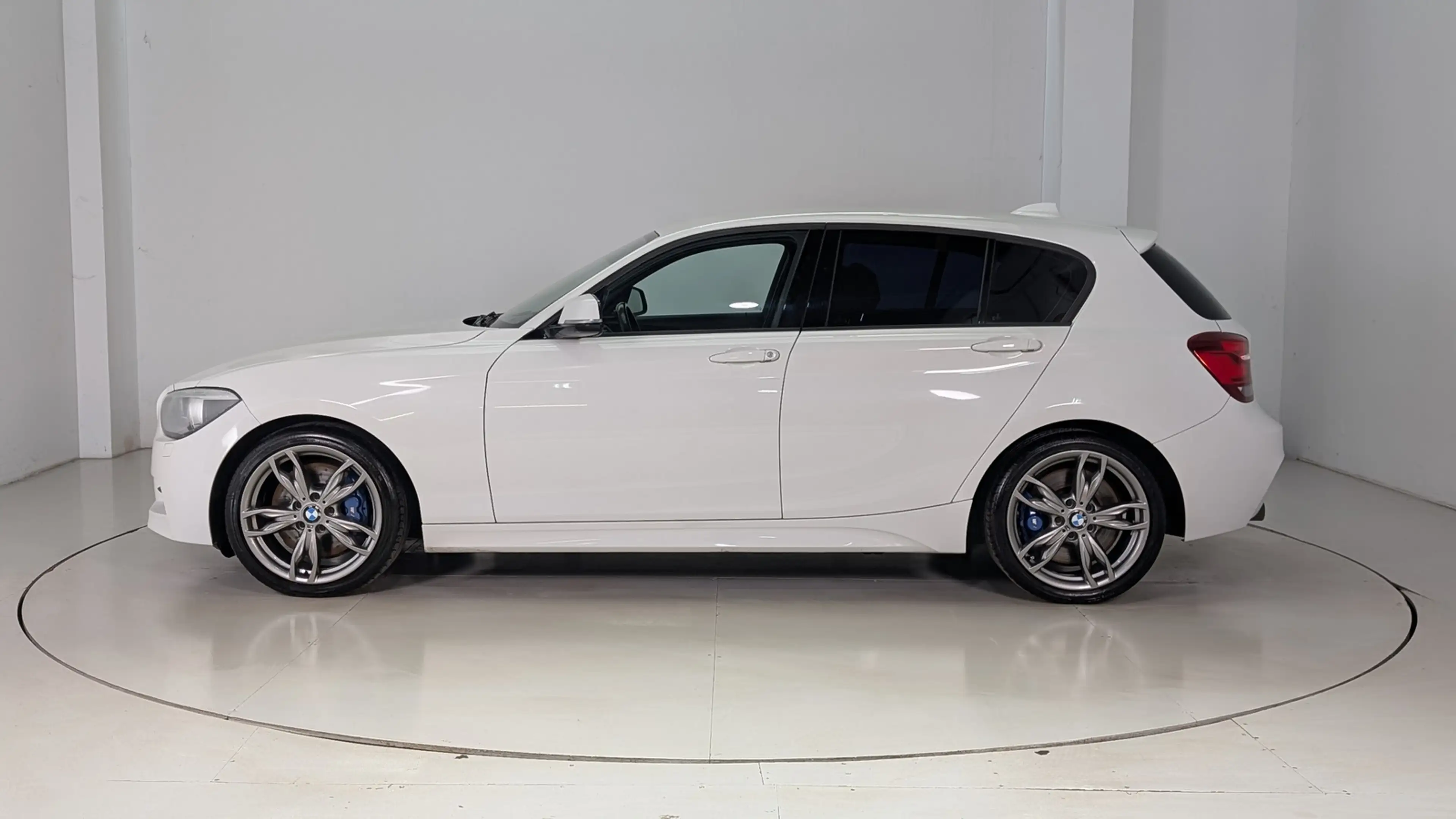 BMW 135 M135i xDrive — photo 4