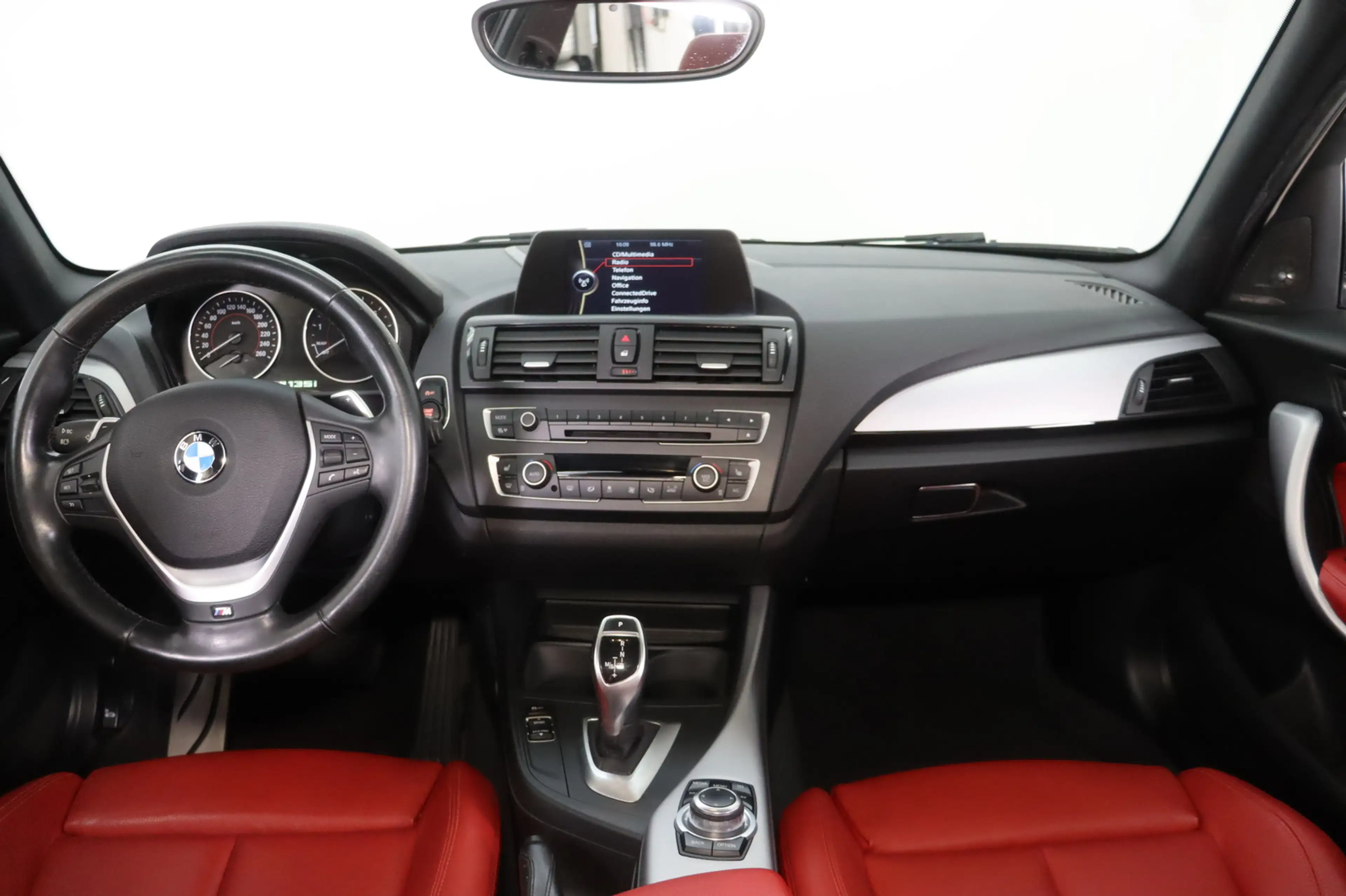 BMW 135 M135i xDrive — photo 9