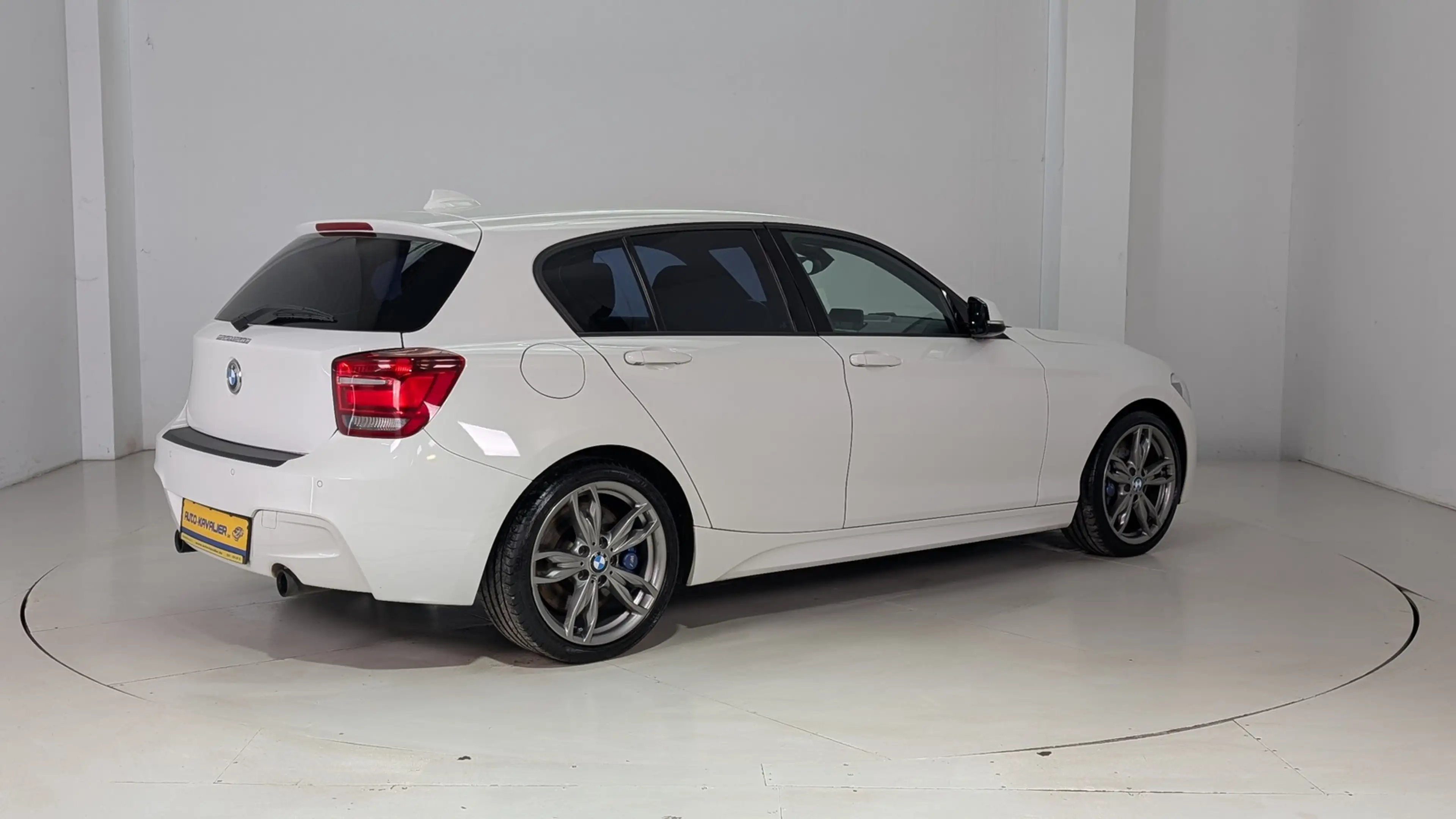 BMW 135 M135i xDrive — photo 7