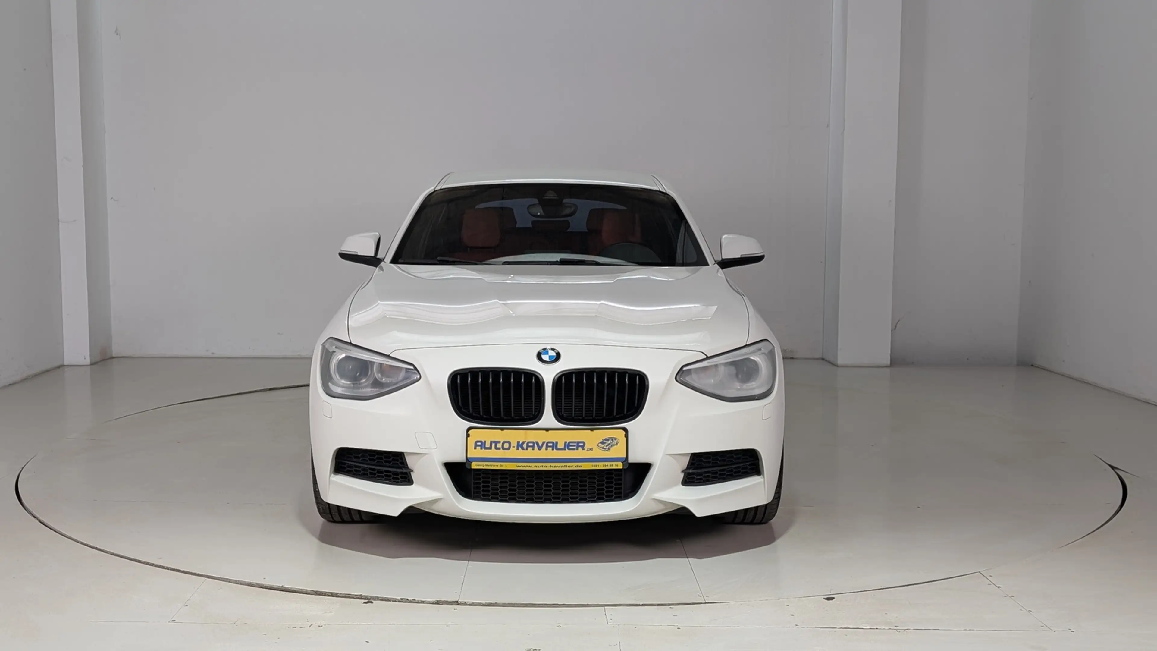 BMW 135 M135i xDrive — photo 2