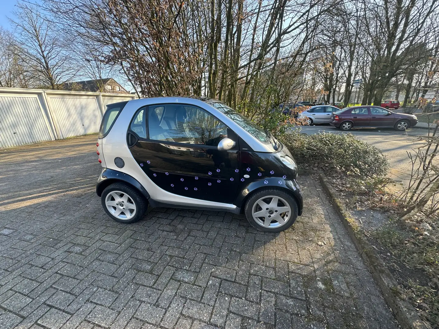 smart forTwo smart fortwo cabrio i-move Schwarz - 1