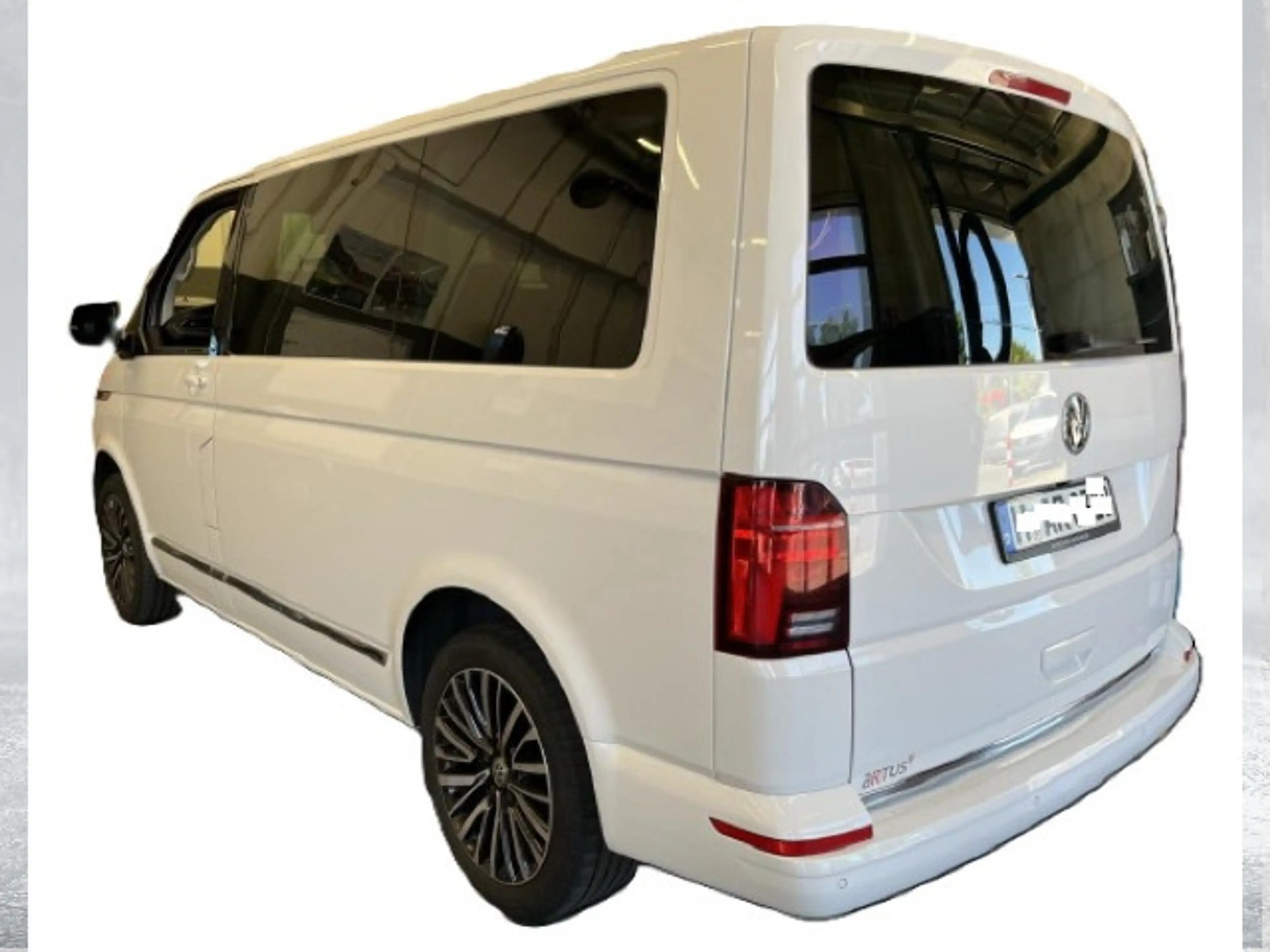 Volkswagen T6.1 Multivan 2.0 TDI 4Motion Generation Six Nav — photo 2