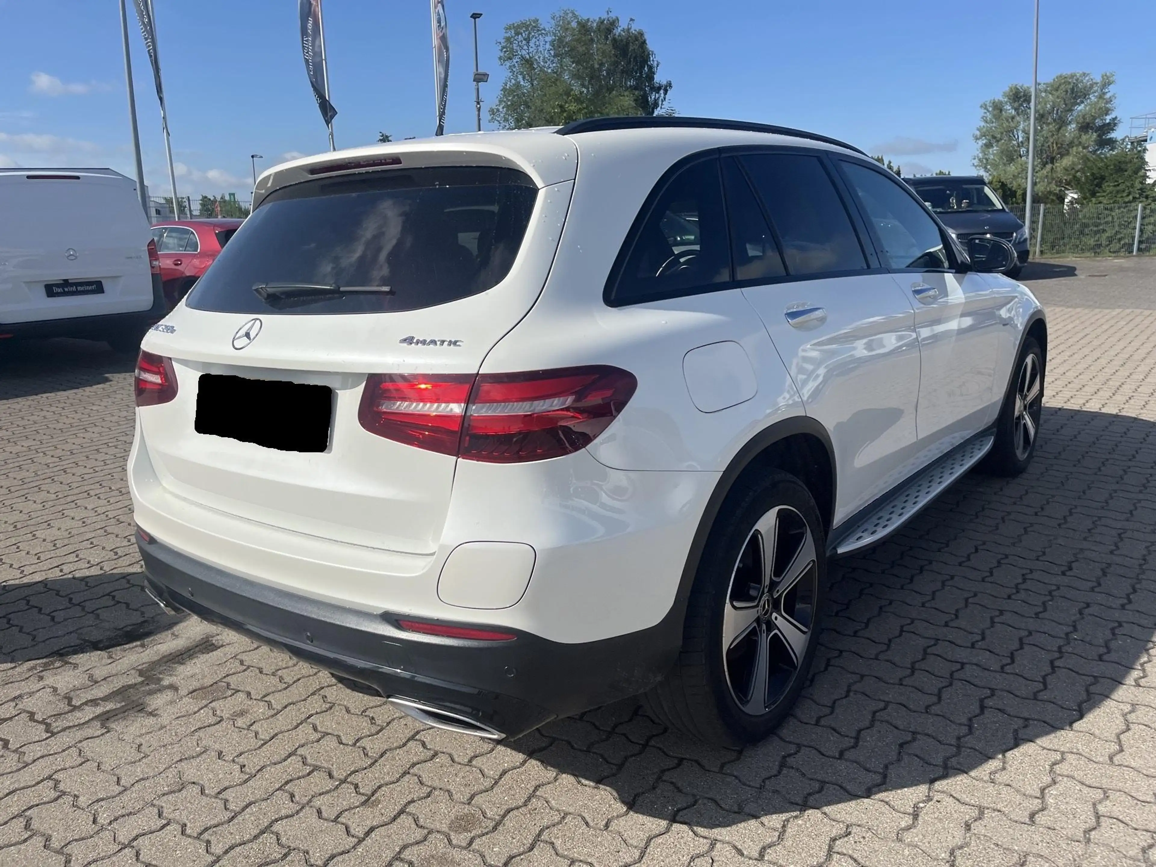 Mercedes-Benz GLC 350 e 4MATIC SUV Exclusive Line | Trekhaak | Panoramis — photo 4