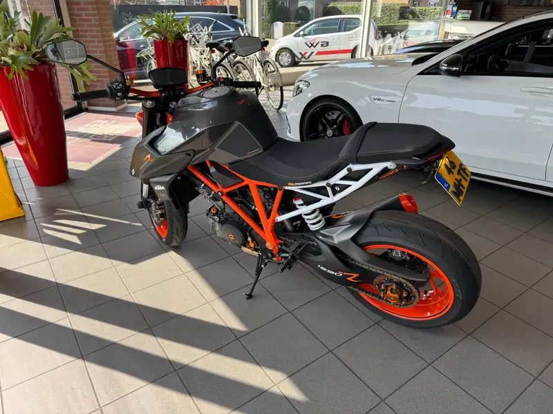 KTM 1290 Super Duke R - foto 3